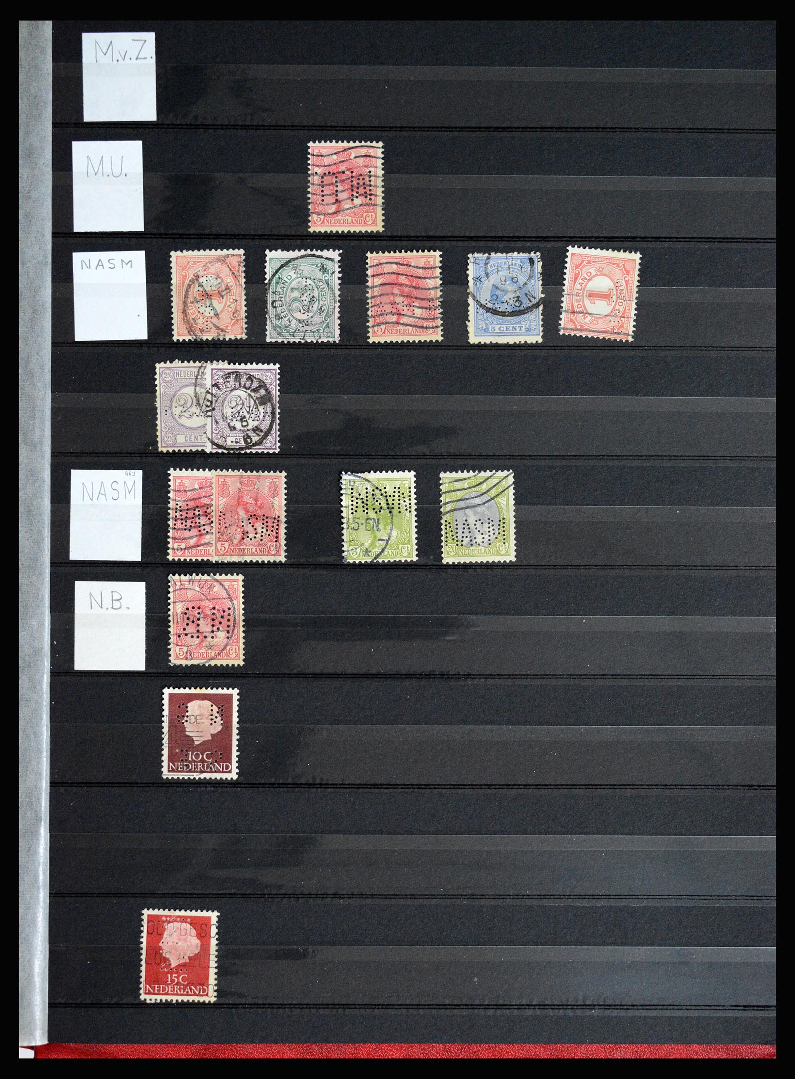 37054 027 - Postzegelverzameling 37054 Nederland perfins 1890-1960.