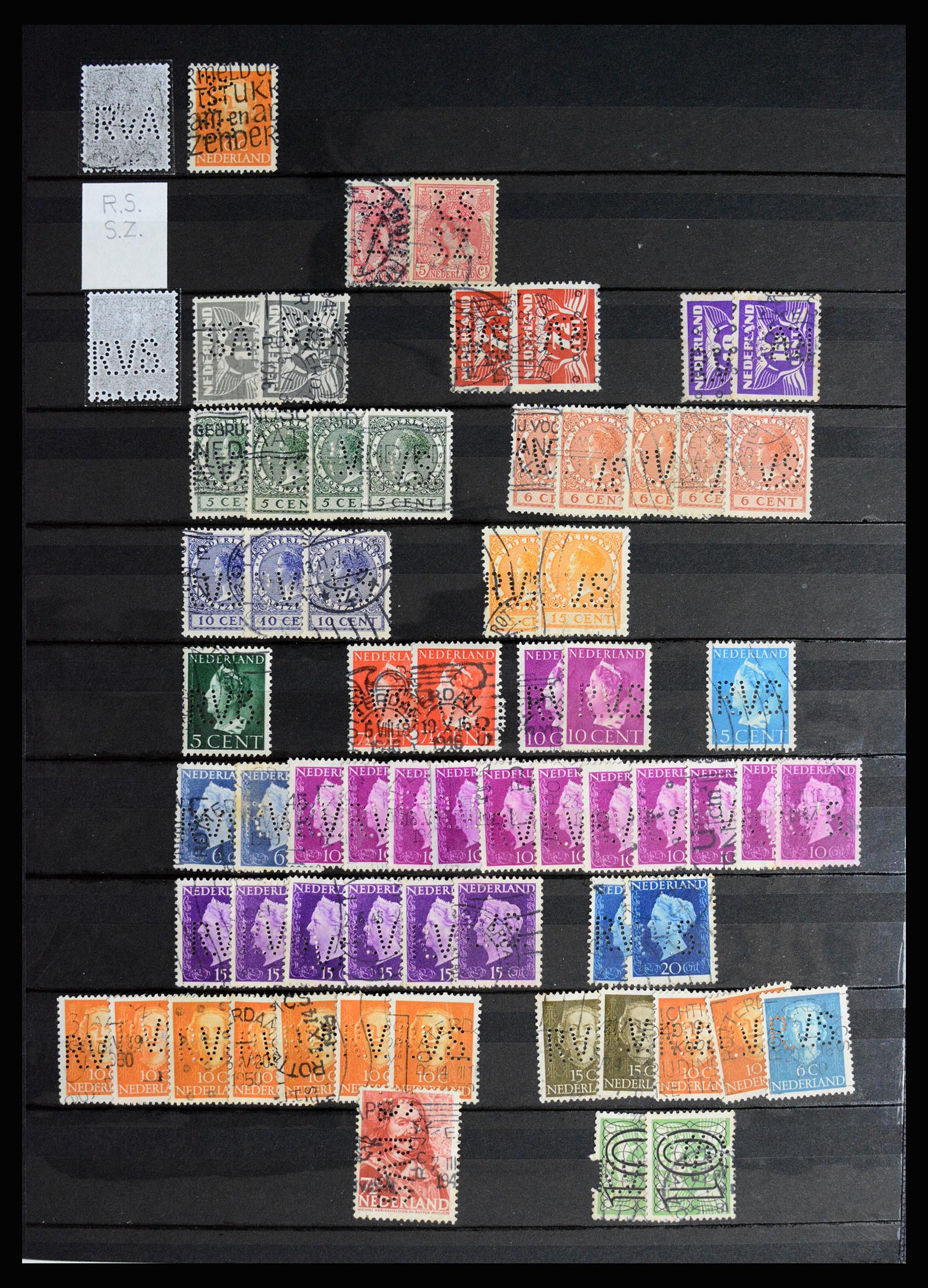 37054 038 - Postzegelverzameling 37054 Nederland perfins 1890-1960.