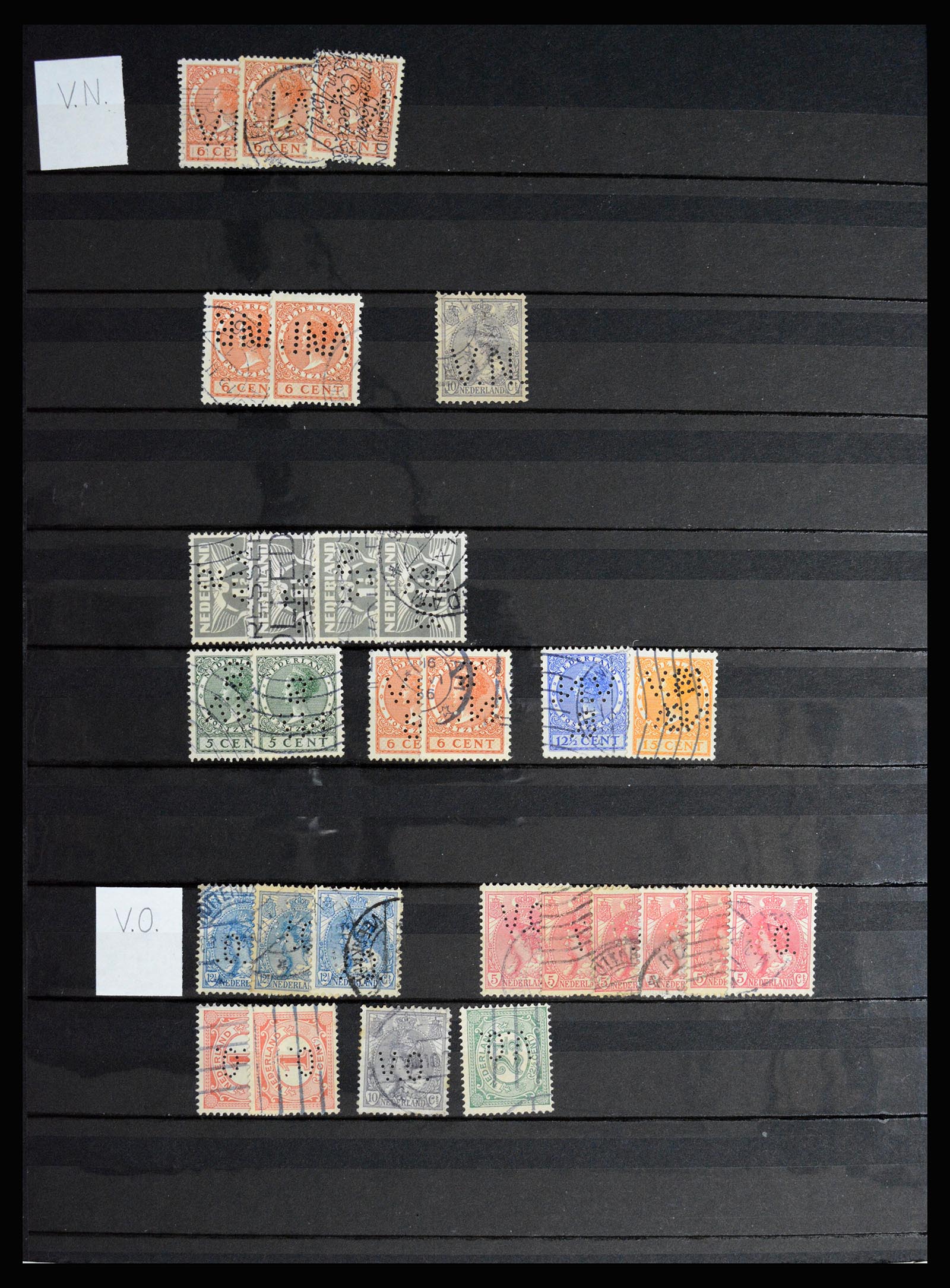37054 050 - Postzegelverzameling 37054 Nederland perfins 1890-1960.