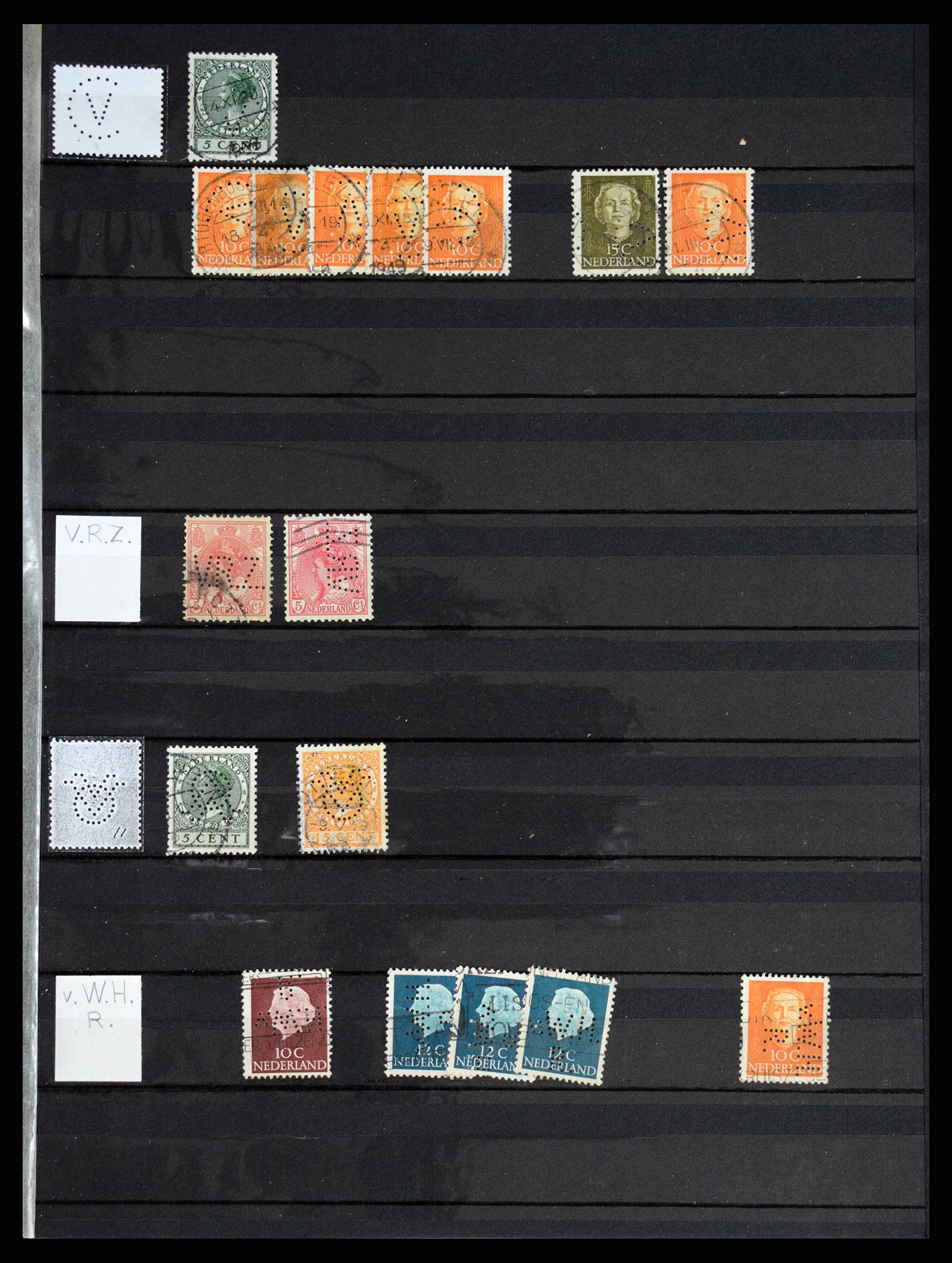 37054 051 - Postzegelverzameling 37054 Nederland perfins 1890-1960.