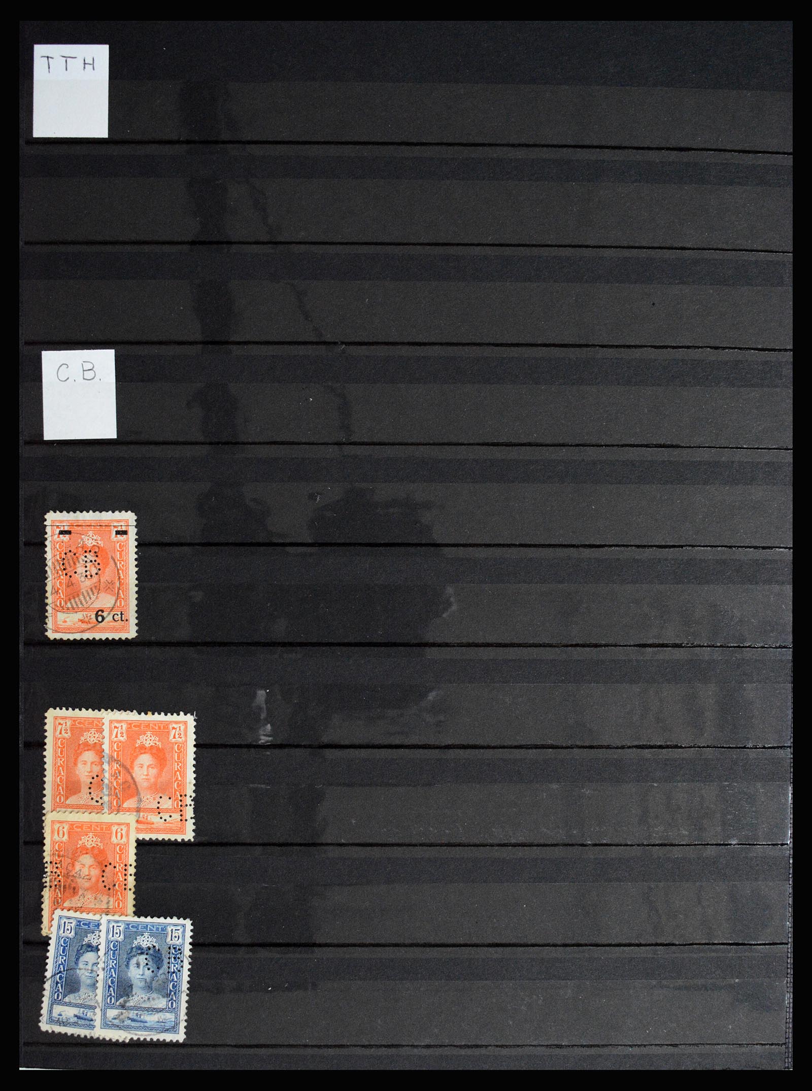 37054 056 - Postzegelverzameling 37054 Nederland perfins 1890-1960.