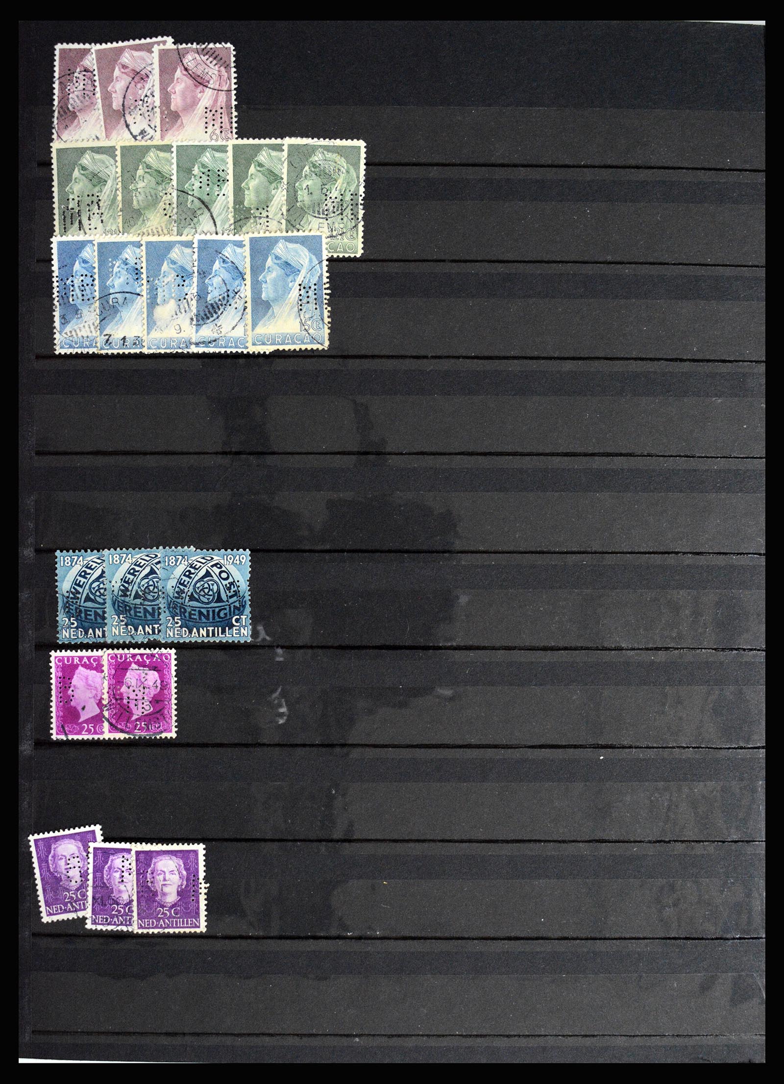 37054 058 - Postzegelverzameling 37054 Nederland perfins 1890-1960.