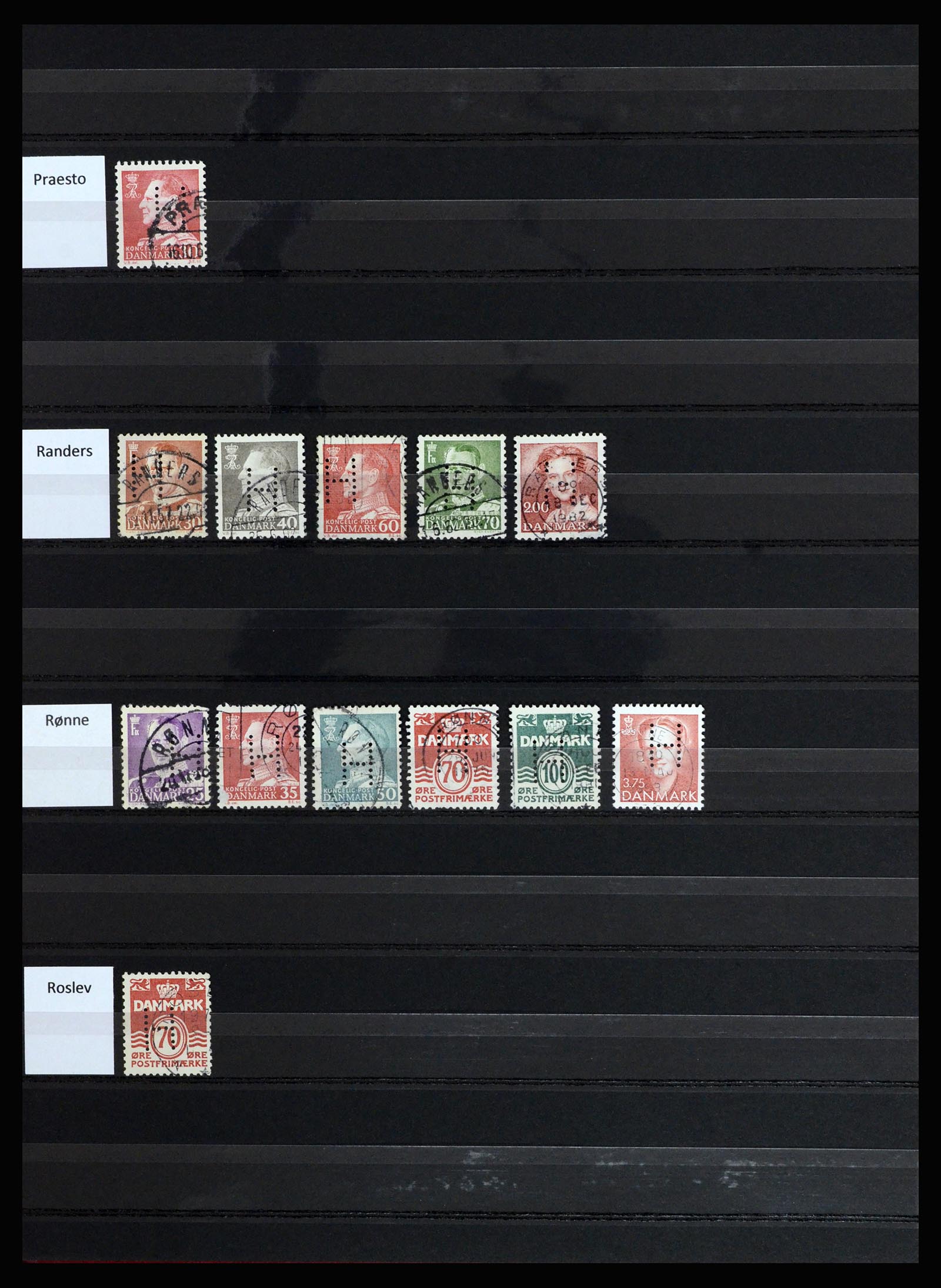 37056 009 - Postzegelverzameling 37056 Denemarken perfins.