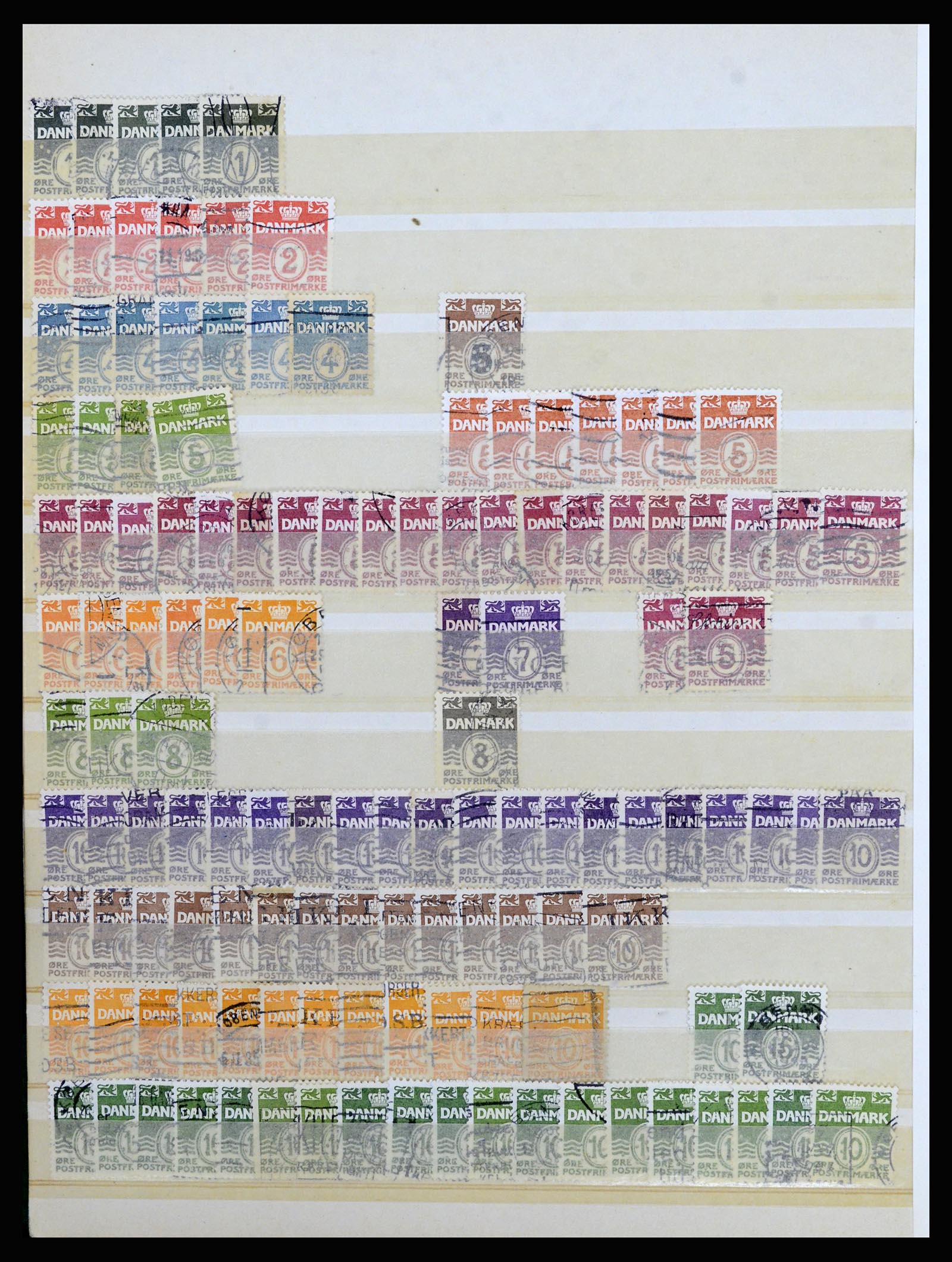 37056 029 - Postzegelverzameling 37056 Denemarken perfins.