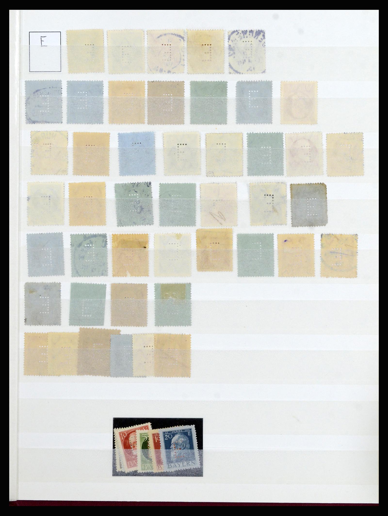 37057 017 - Postzegelverzameling 37057 Wereld perfins 1880-1950.