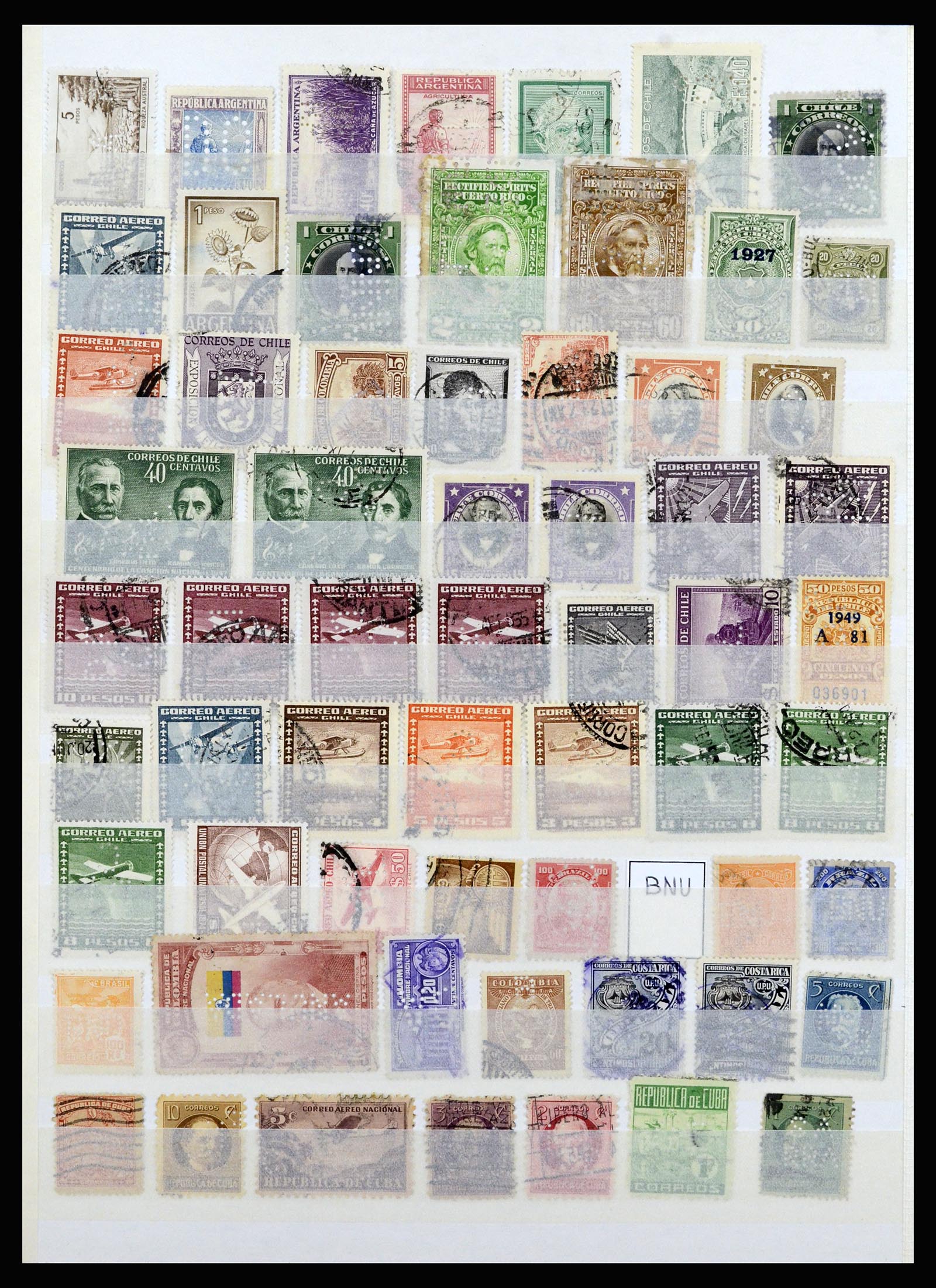 37057 031 - Postzegelverzameling 37057 Wereld perfins 1880-1950.