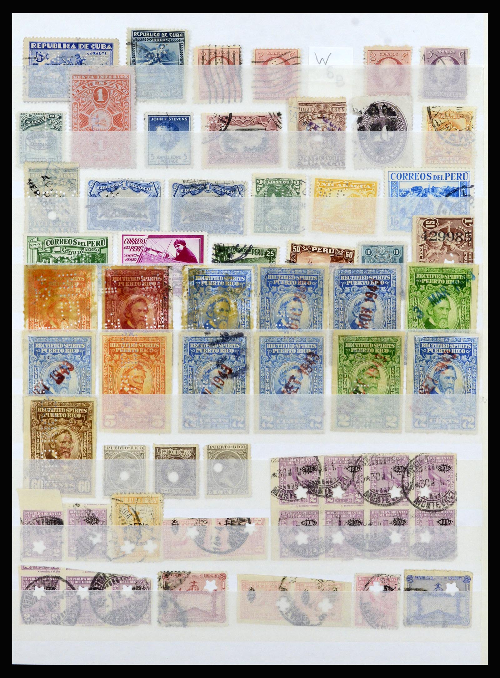 37057 032 - Postzegelverzameling 37057 Wereld perfins 1880-1950.