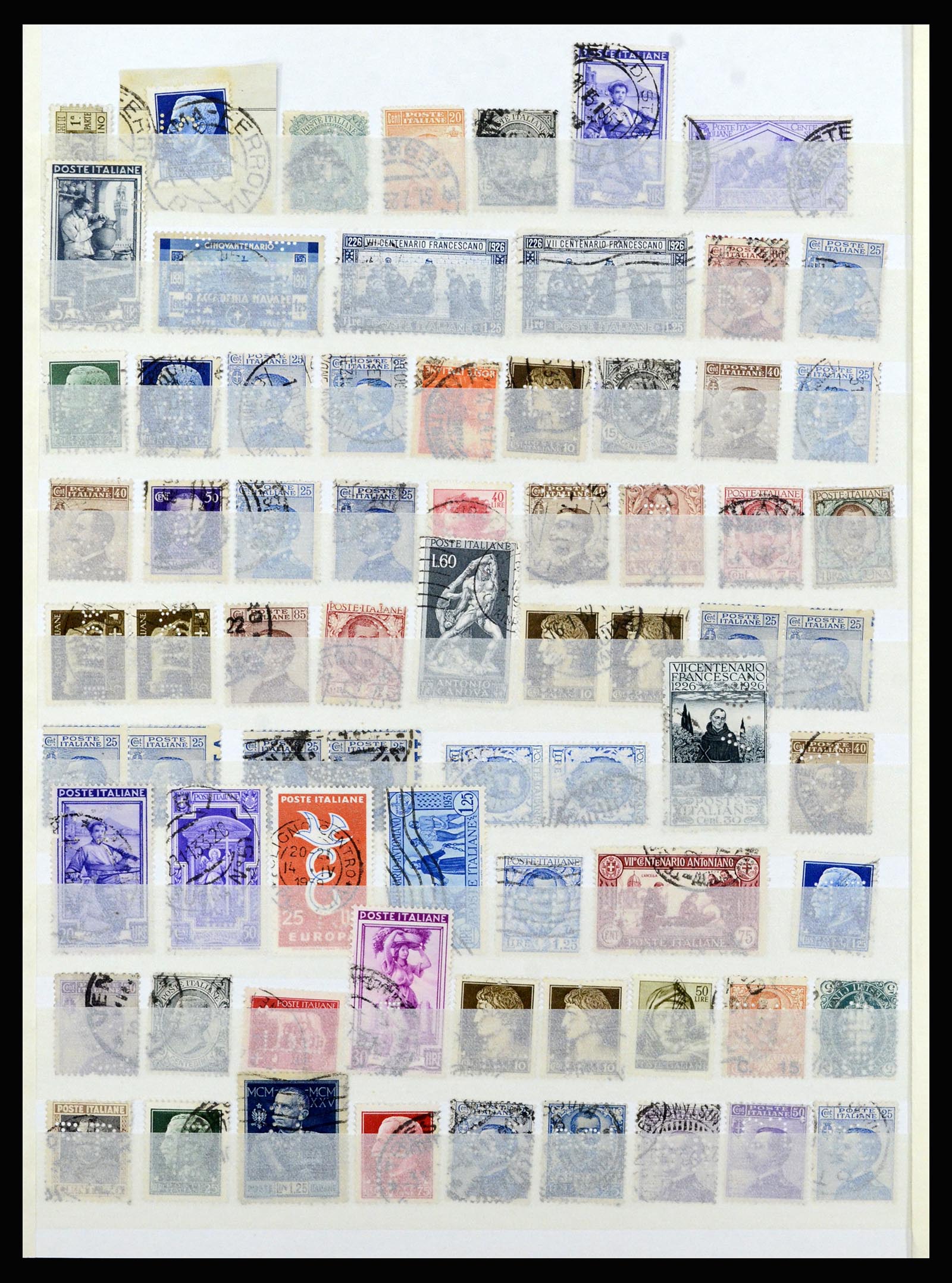 37057 037 - Postzegelverzameling 37057 Wereld perfins 1880-1950.