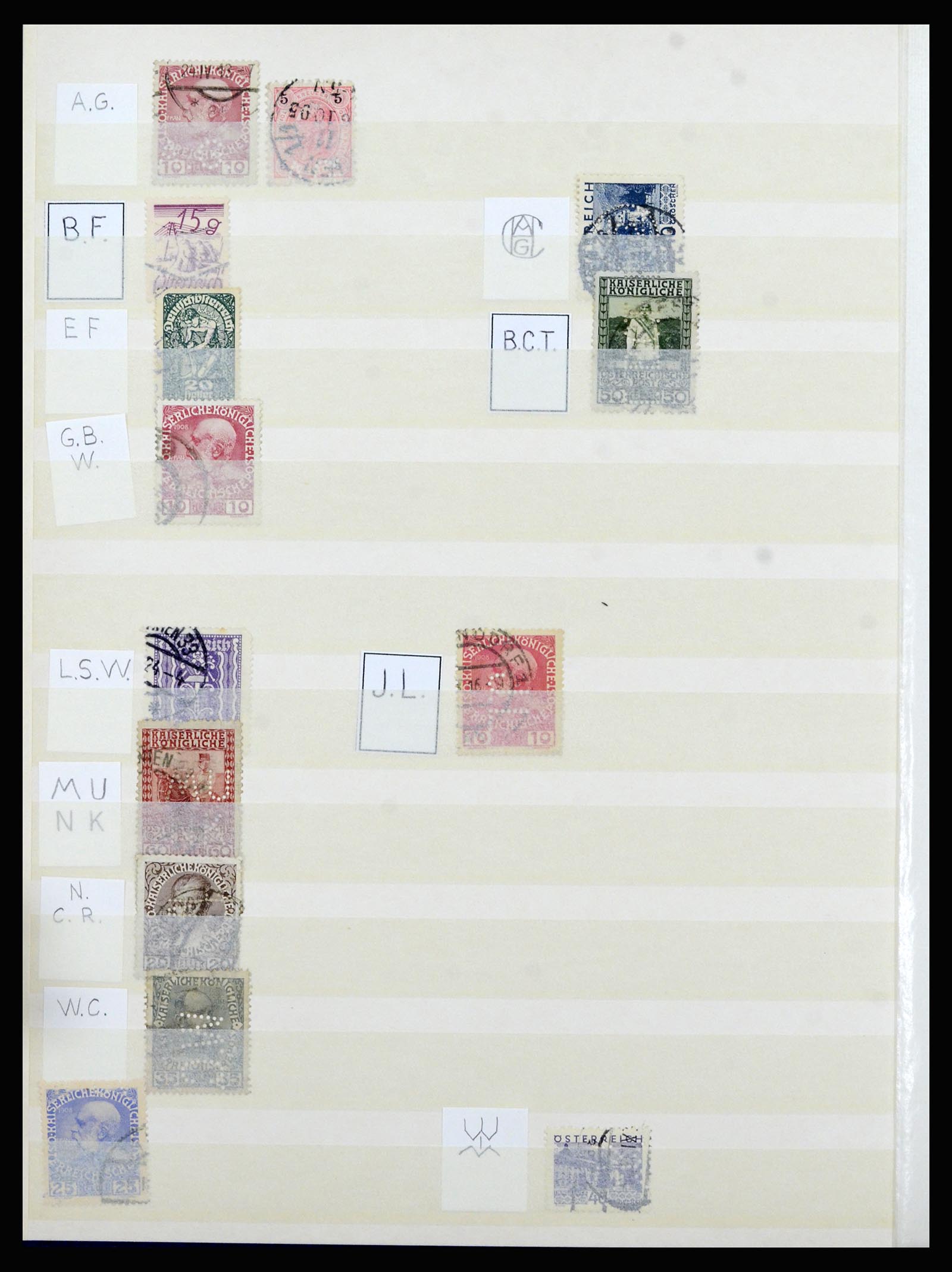 37057 039 - Postzegelverzameling 37057 Wereld perfins 1880-1950.
