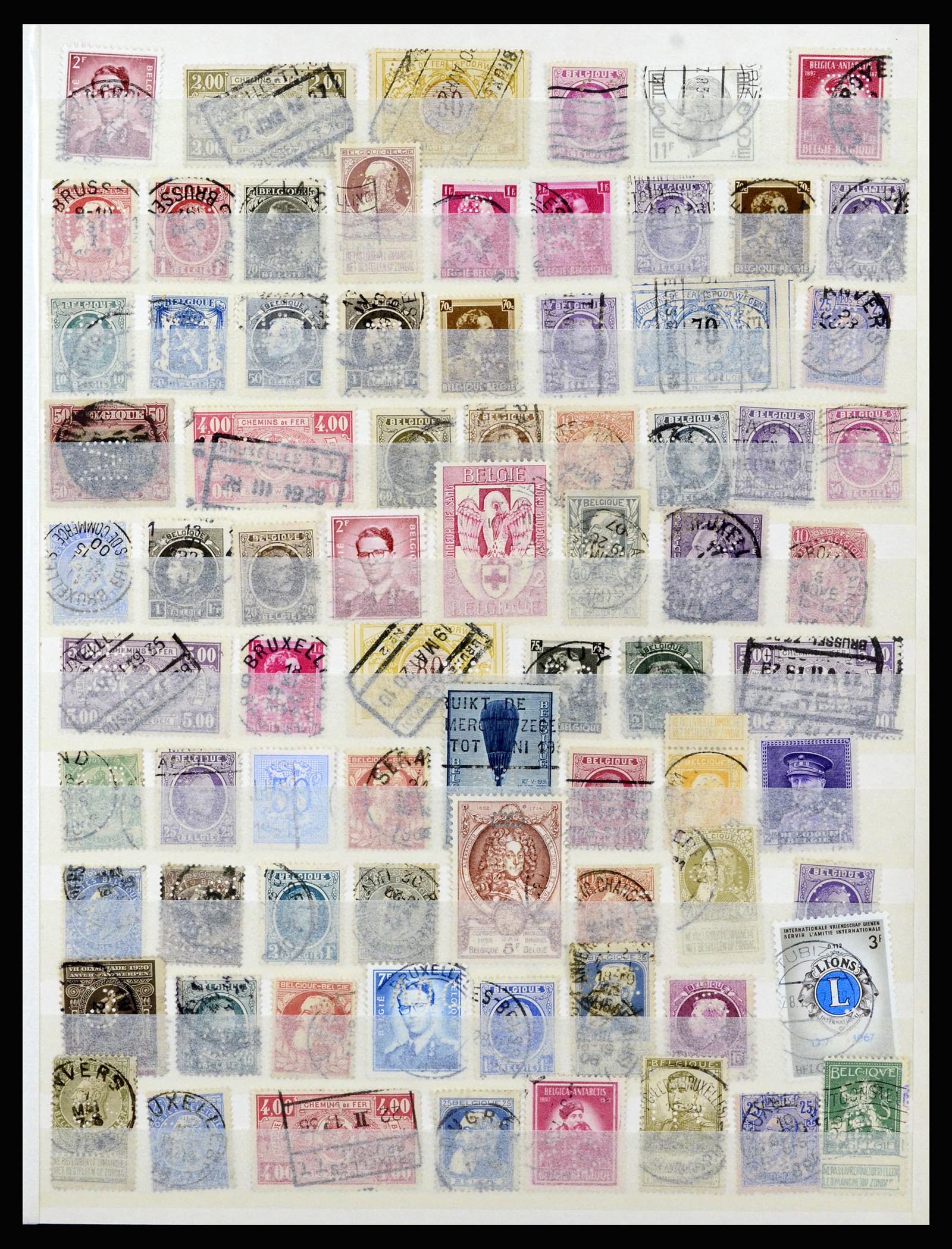 37057 042 - Postzegelverzameling 37057 Wereld perfins 1880-1950.