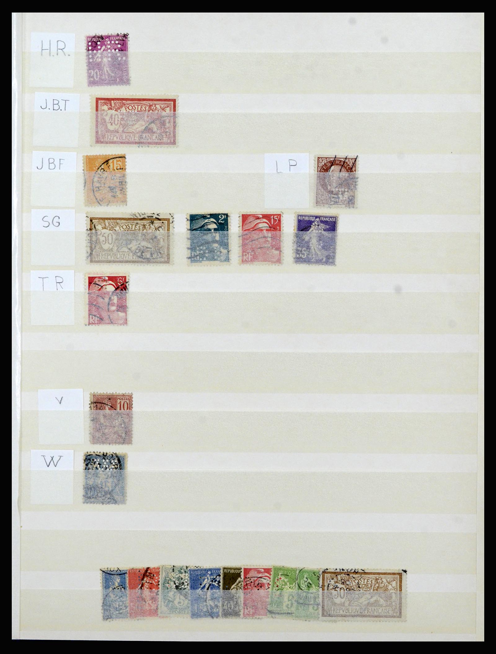 37057 044 - Postzegelverzameling 37057 Wereld perfins 1880-1950.