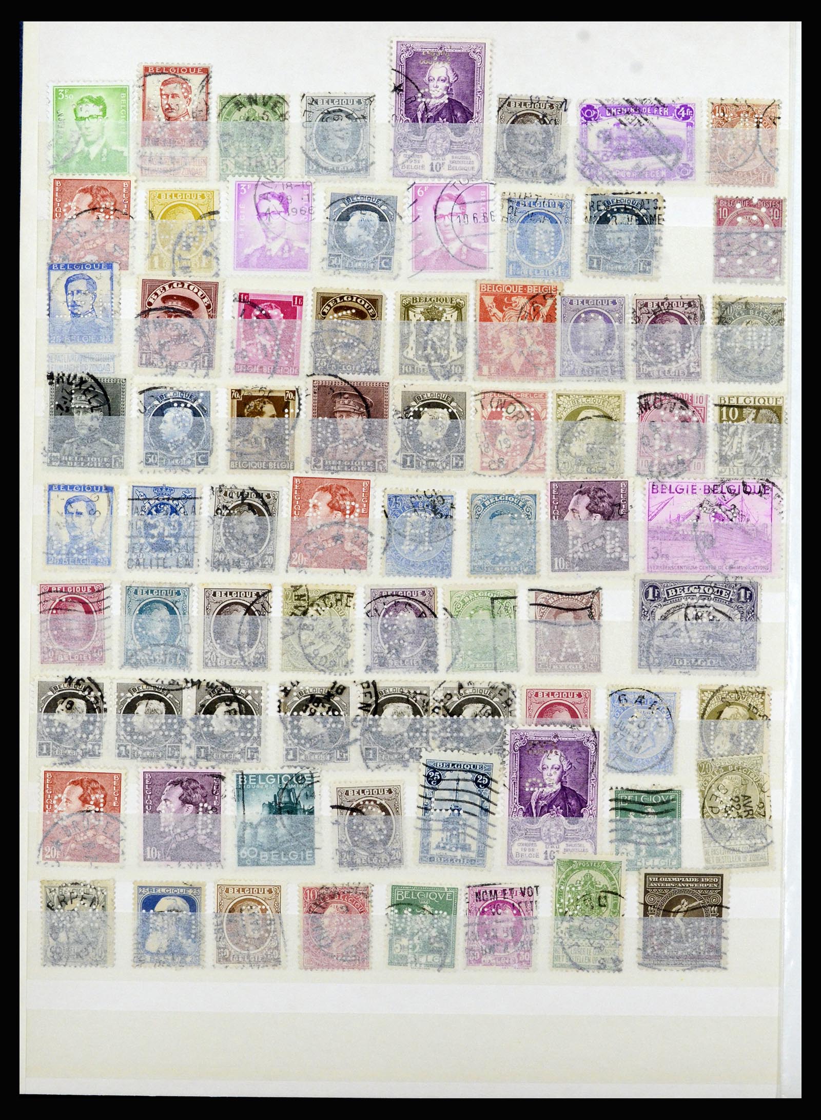 37057 045 - Postzegelverzameling 37057 Wereld perfins 1880-1950.