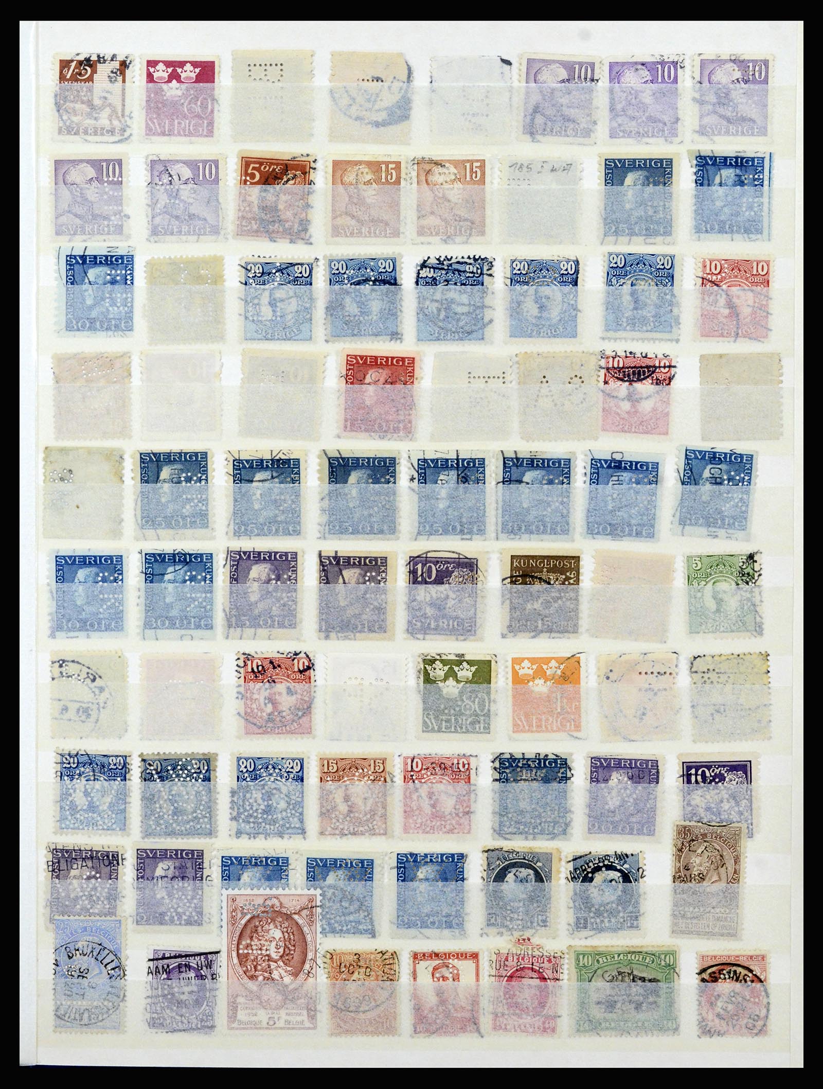 37057 052 - Postzegelverzameling 37057 Wereld perfins 1880-1950.