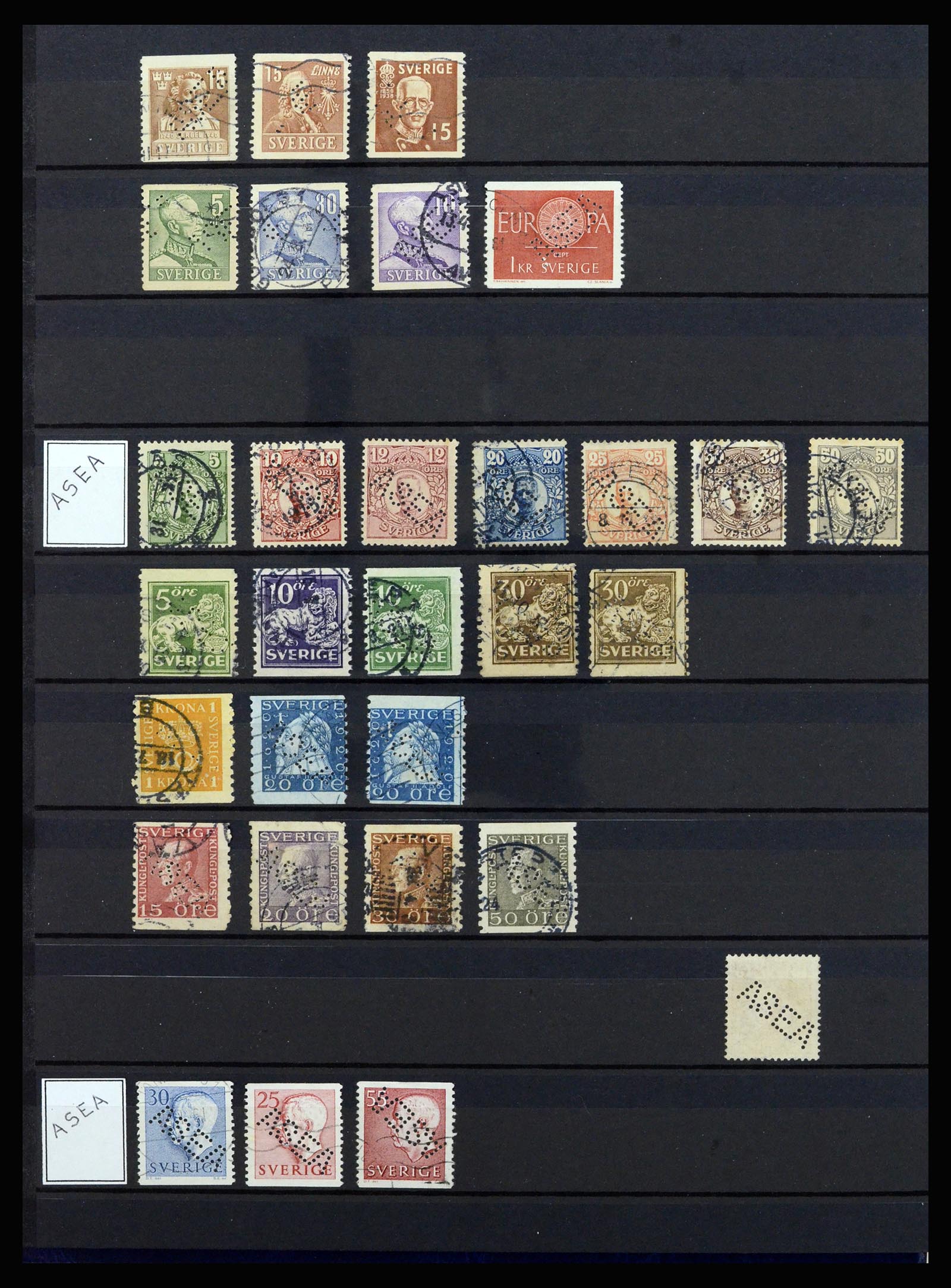 37057 059 - Postzegelverzameling 37057 Wereld perfins 1880-1950.
