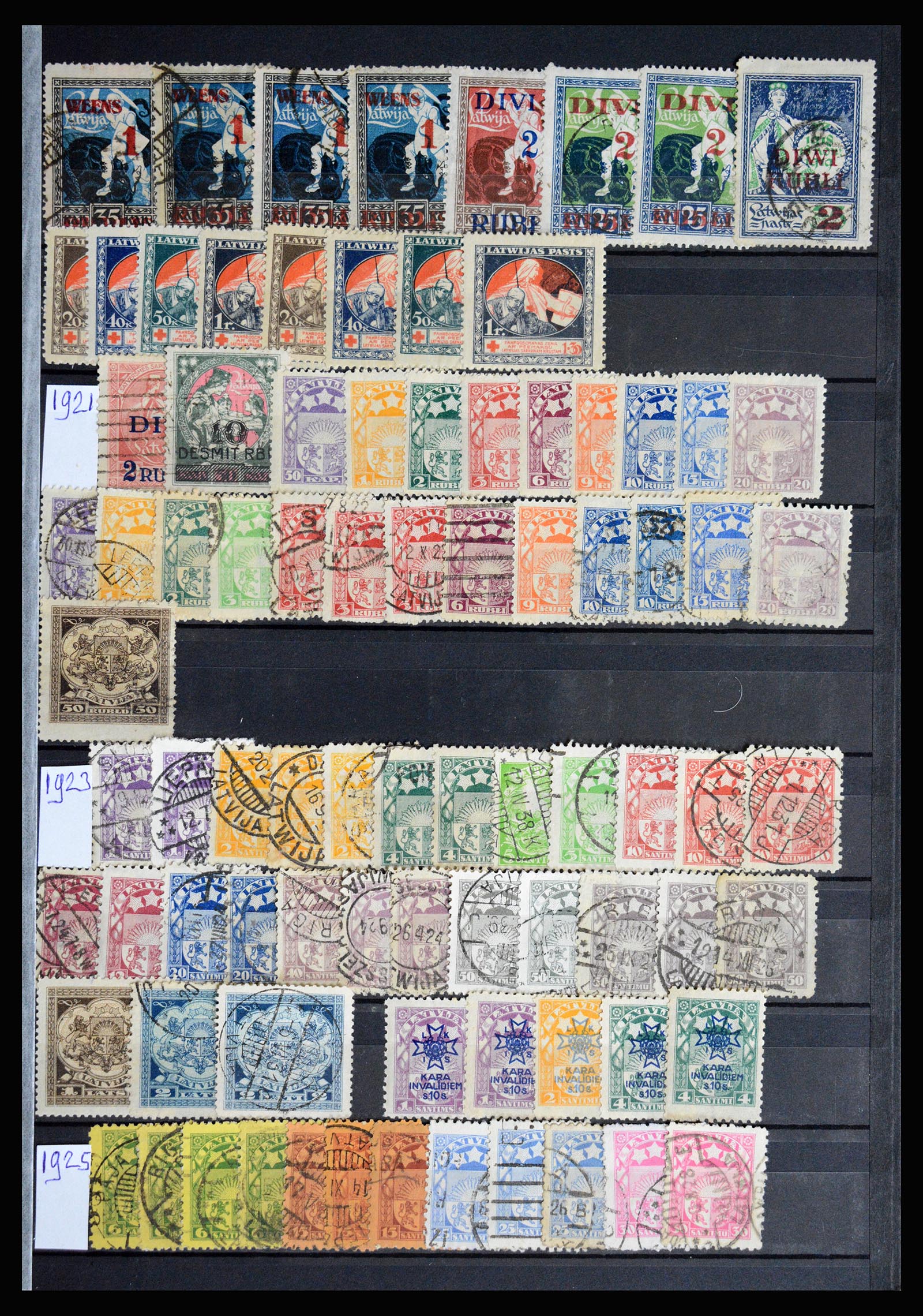 37058 021 - Postzegelverzameling 37058 Baltische Staten 1918-2020.