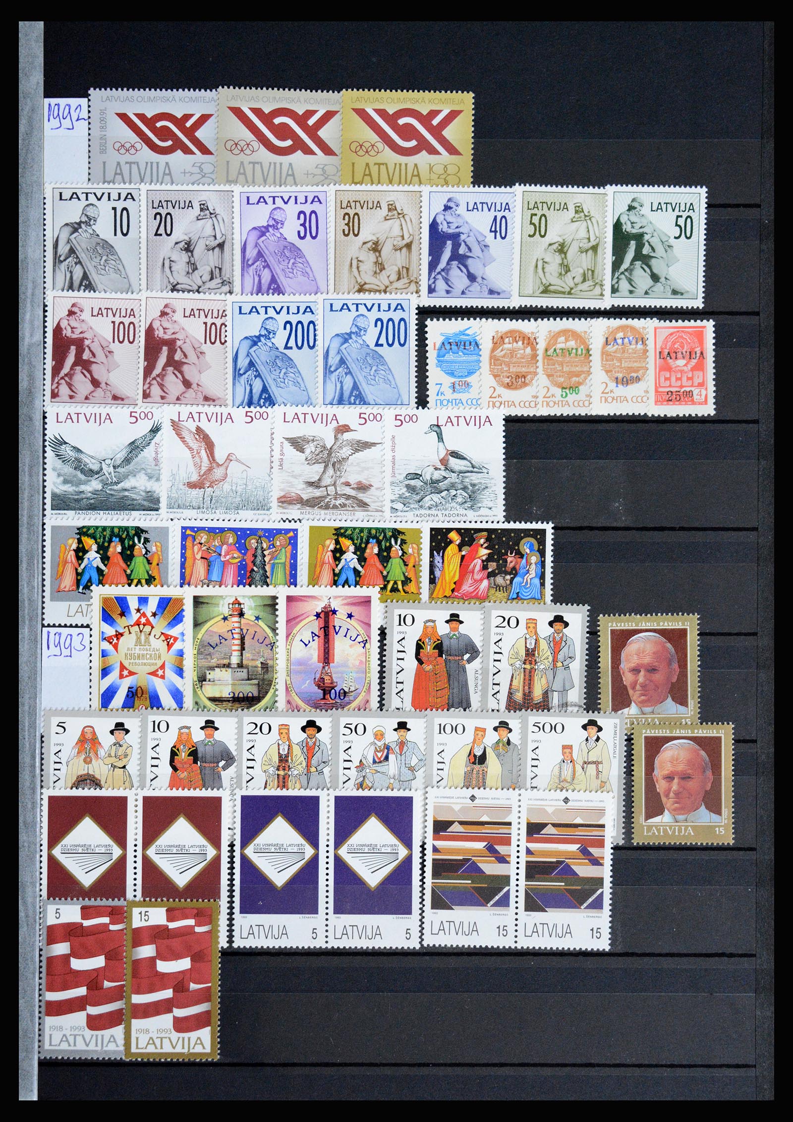 37058 025 - Postzegelverzameling 37058 Baltische Staten 1918-2020.