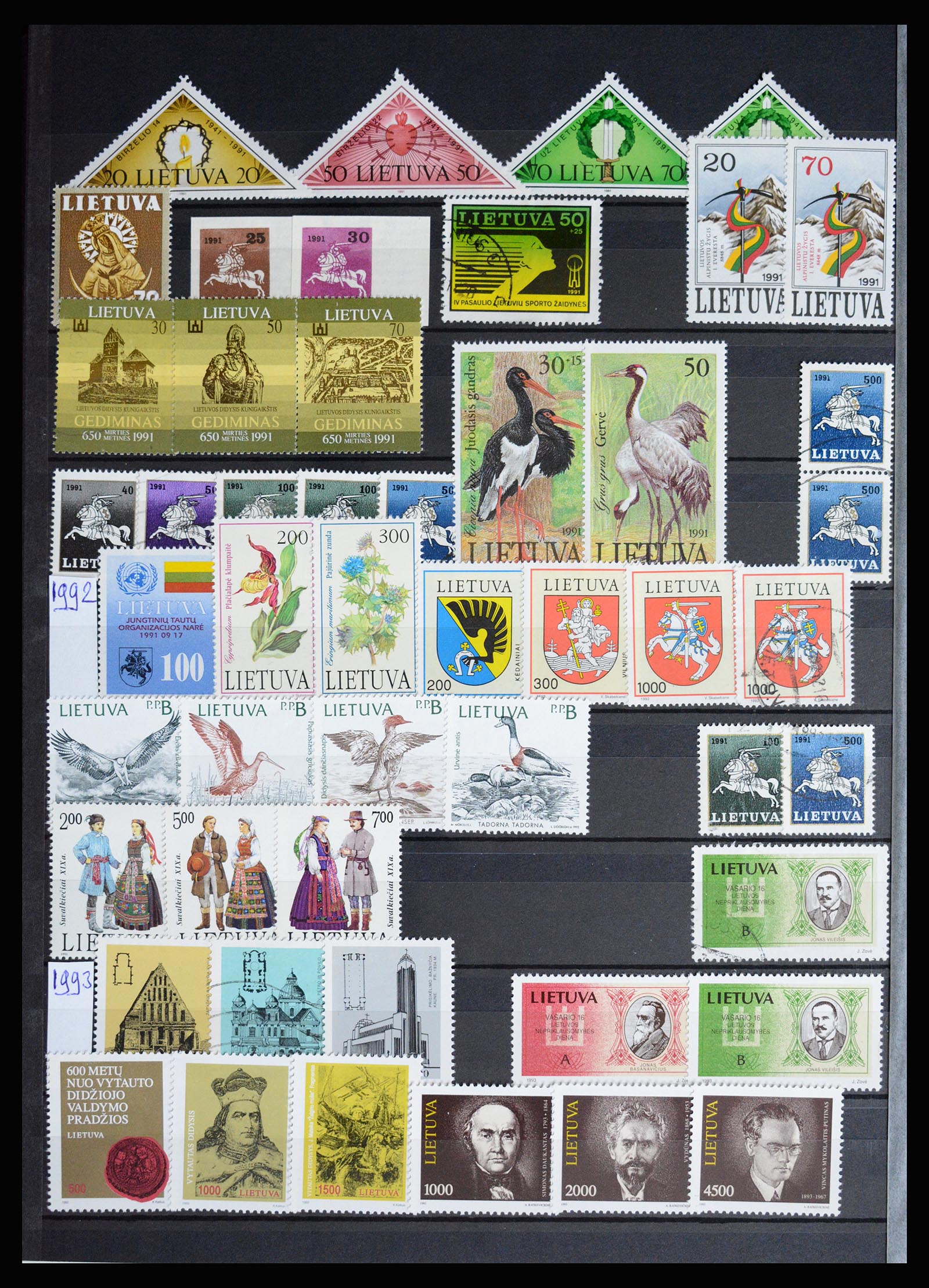 37058 045 - Postzegelverzameling 37058 Baltische Staten 1918-2020.