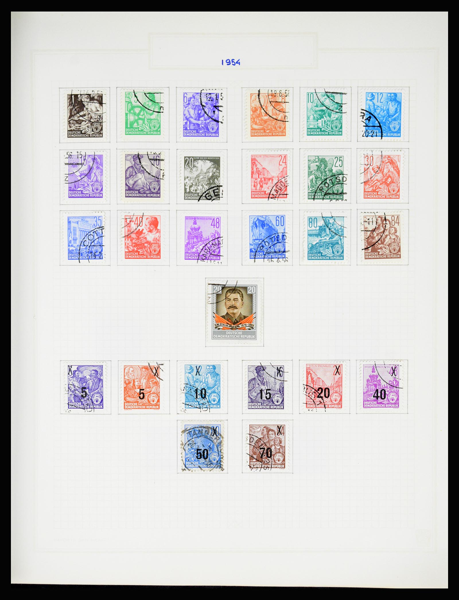 37062 033 - Stamp collection 37062 GDR 1949-1990.