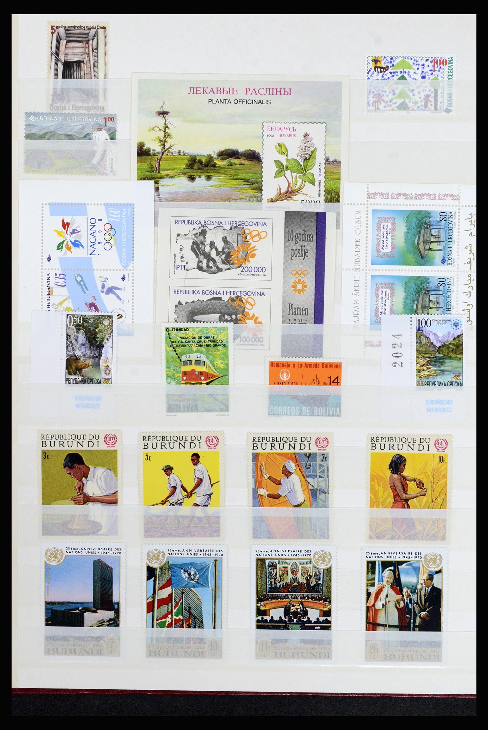 37064 008 - Postzegelverzameling 37064 Wereld motief 1960-2007.