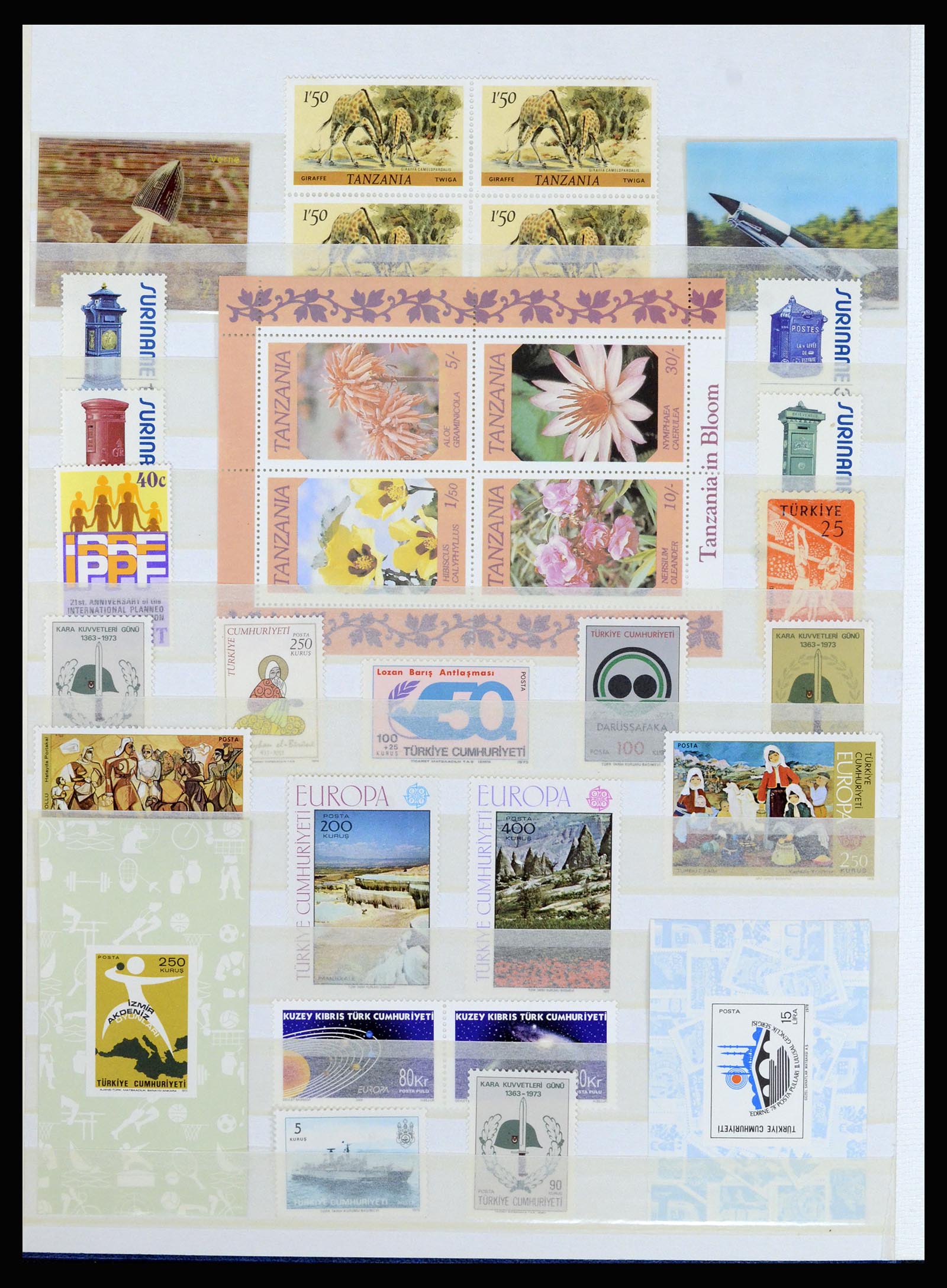 37064 035 - Postzegelverzameling 37064 Wereld motief 1960-2007.