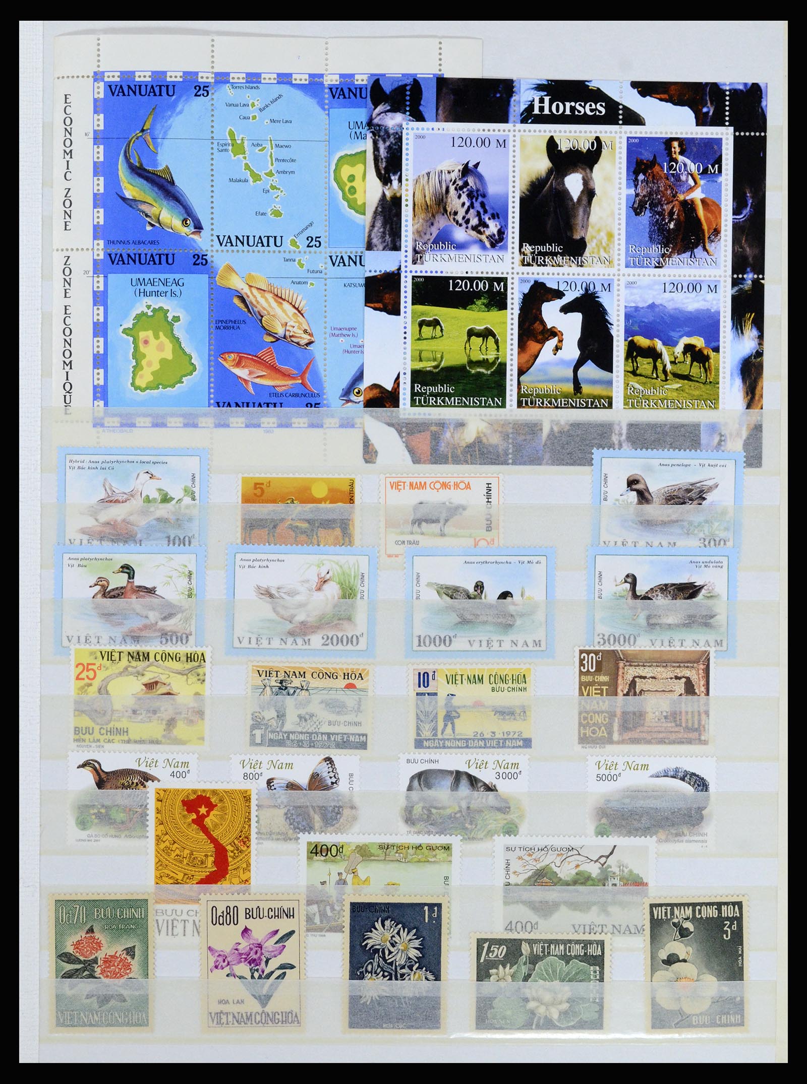 37064 038 - Postzegelverzameling 37064 Wereld motief 1960-2007.