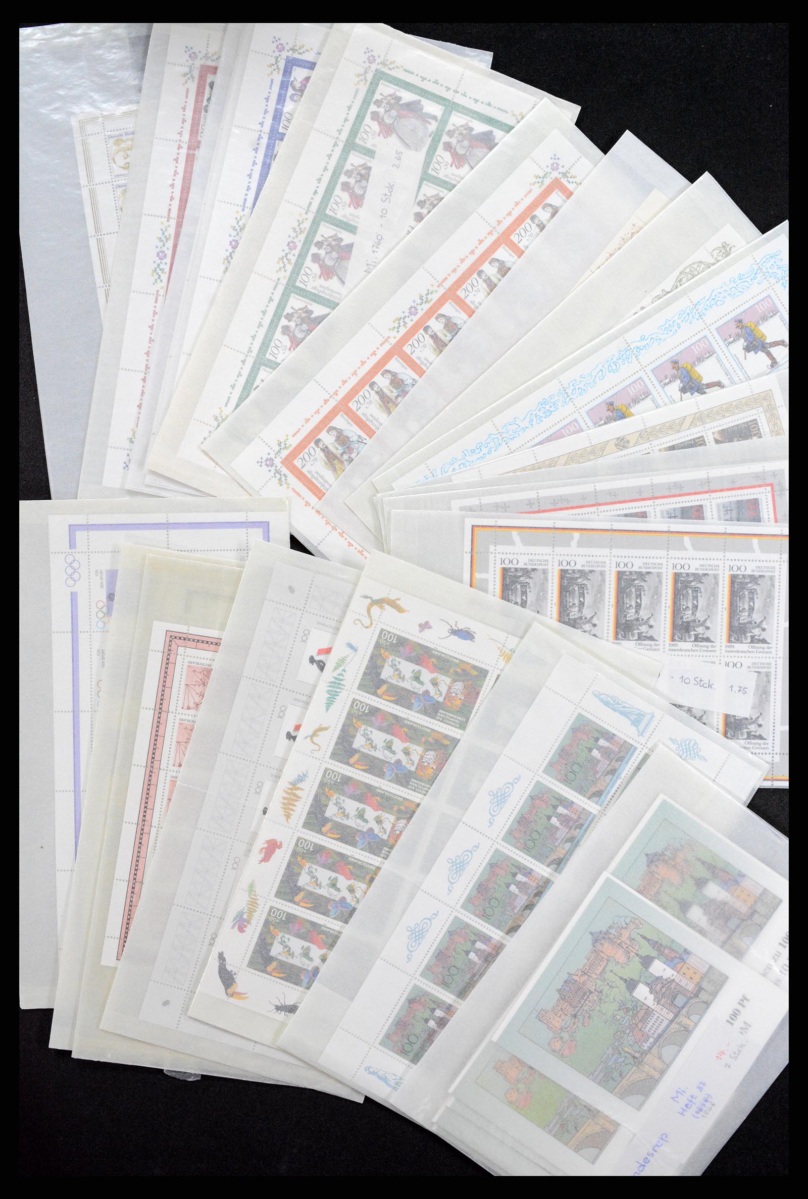 37119 001 - Postzegelverzameling 37119 Bundespost velletjes van 10.