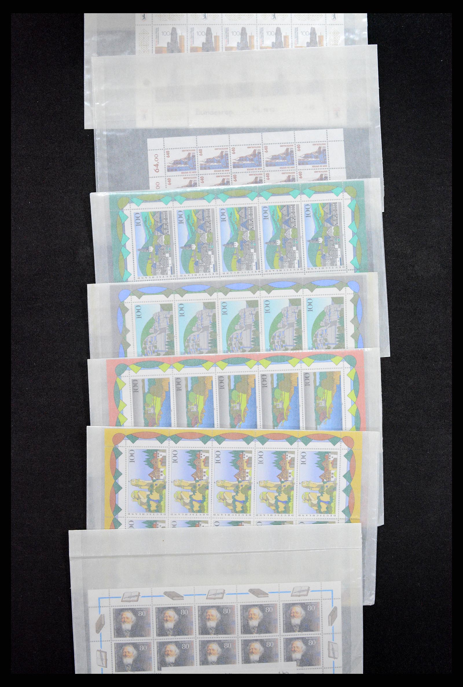37119 009 - Postzegelverzameling 37119 Bundespost velletjes van 10.