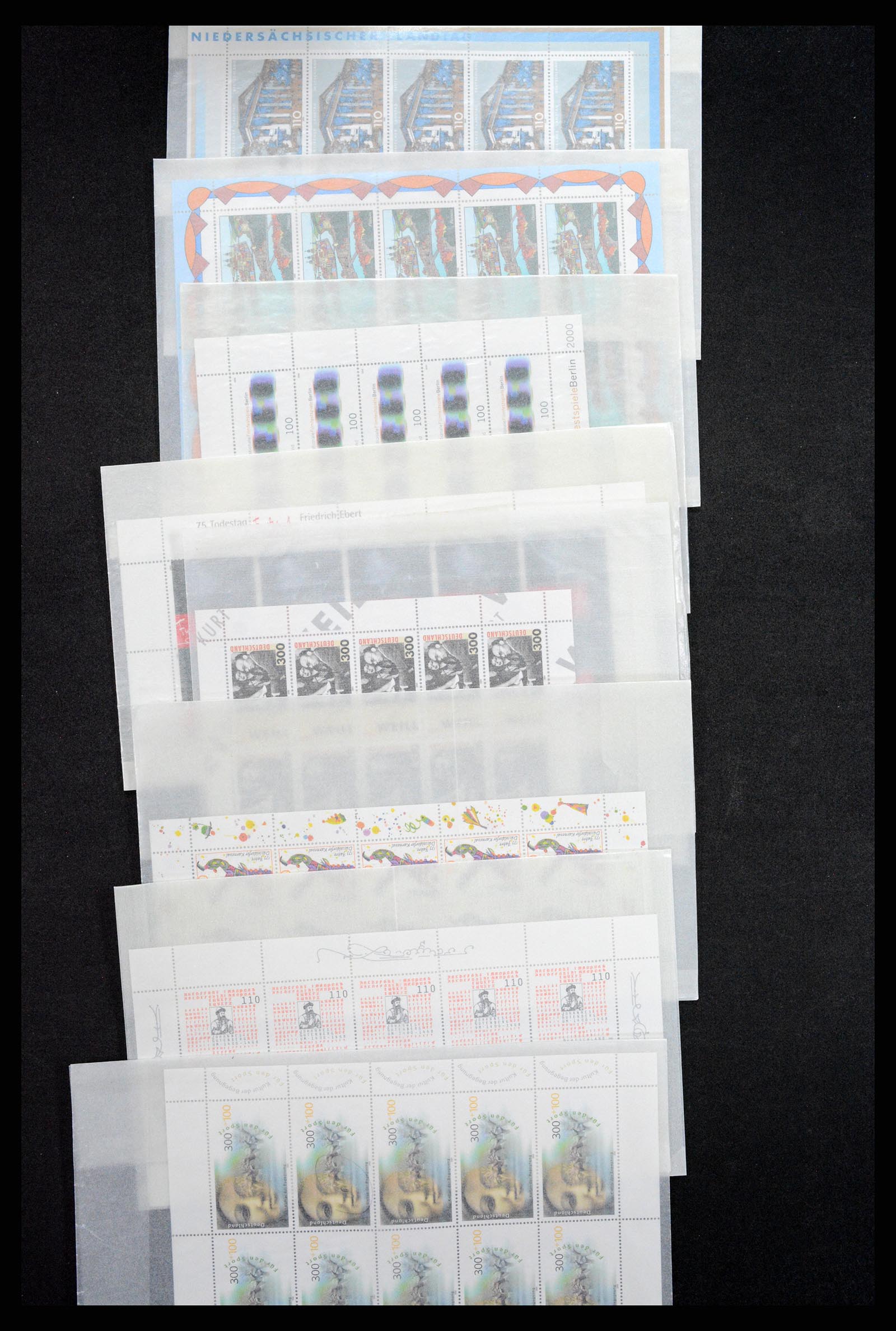 37119 014 - Postzegelverzameling 37119 Bundespost velletjes van 10.