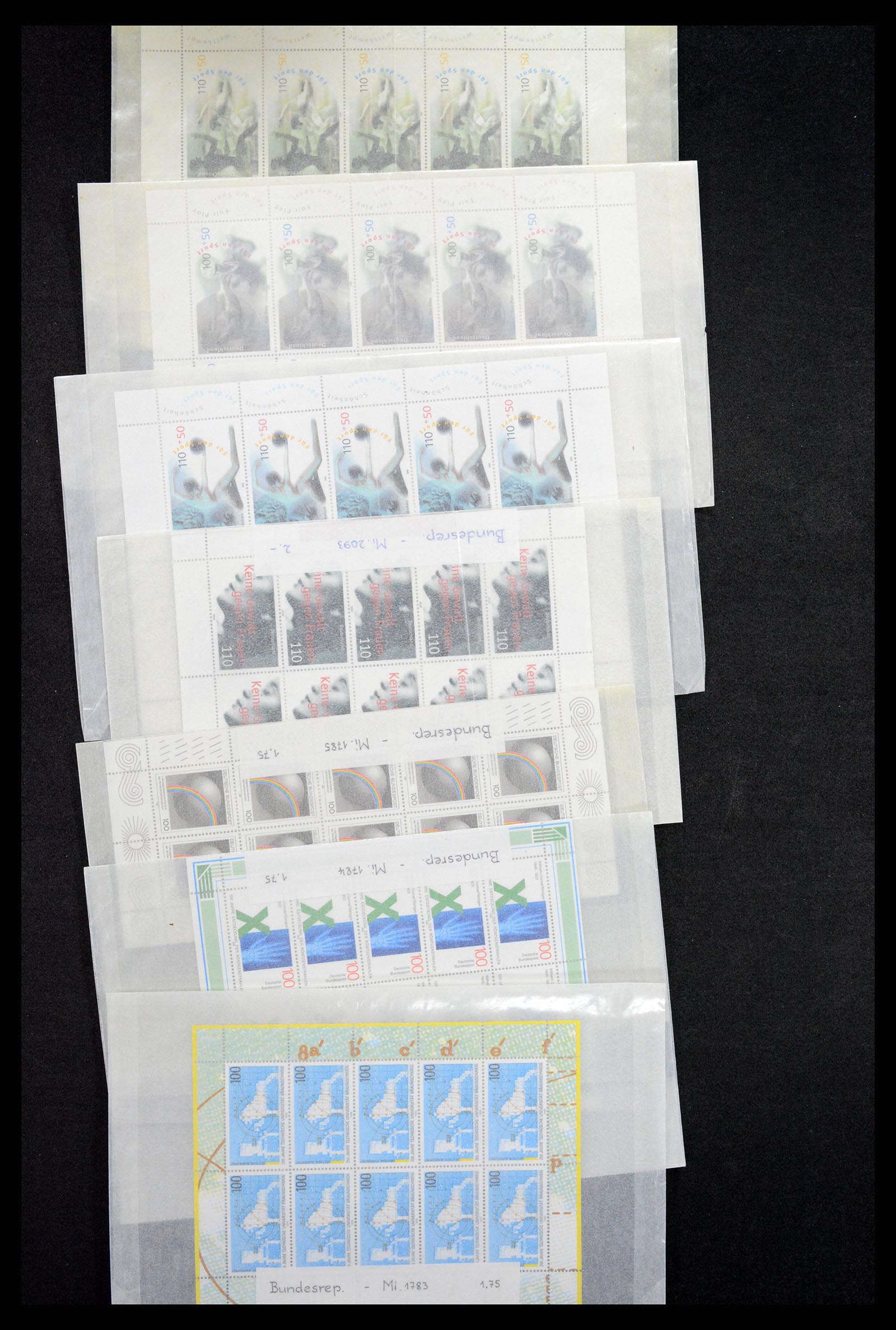 37119 015 - Postzegelverzameling 37119 Bundespost velletjes van 10.