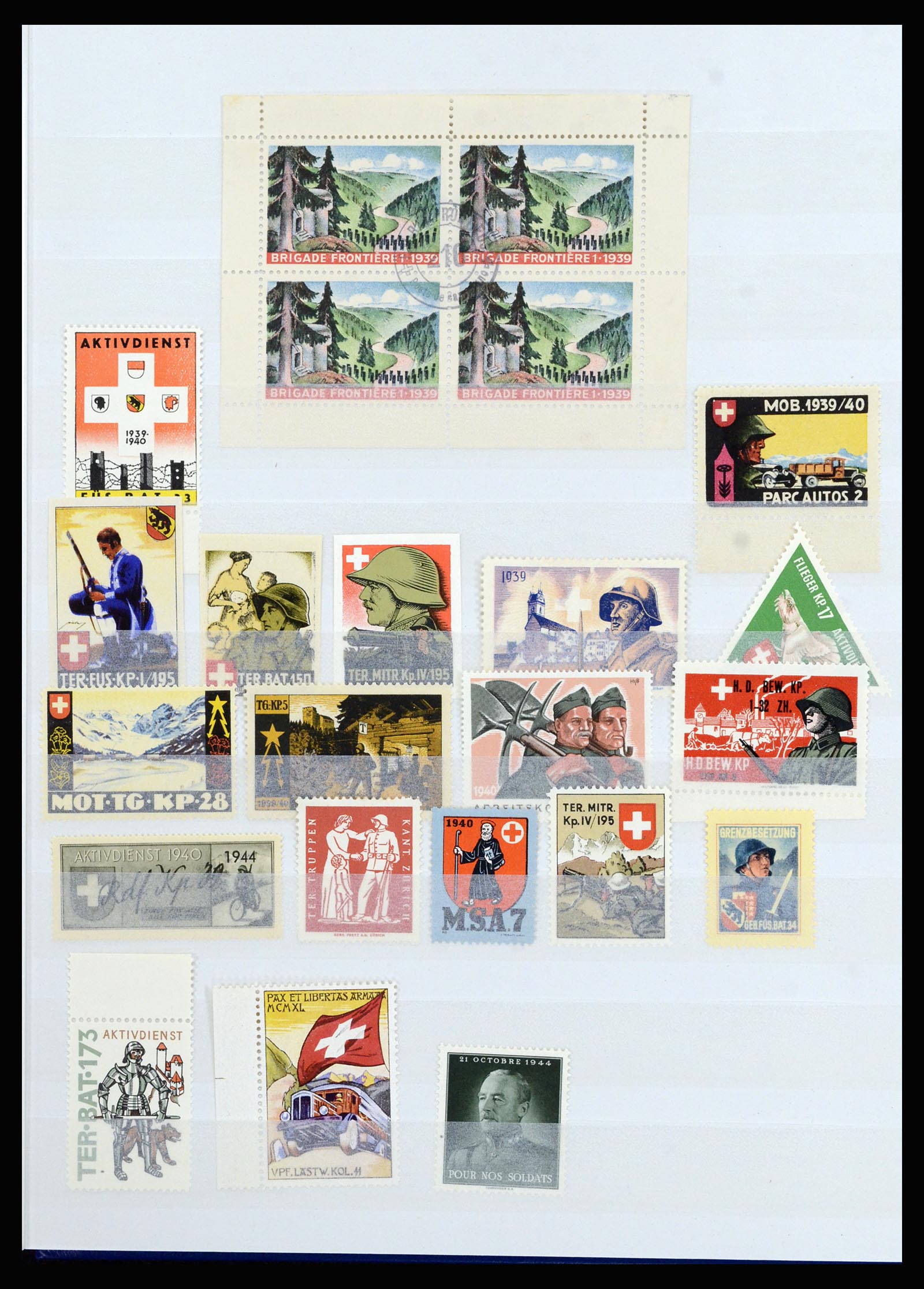 37149 023 - Postzegelverzameling 37149 Zwitserland soldatenzegels 1914-1945.