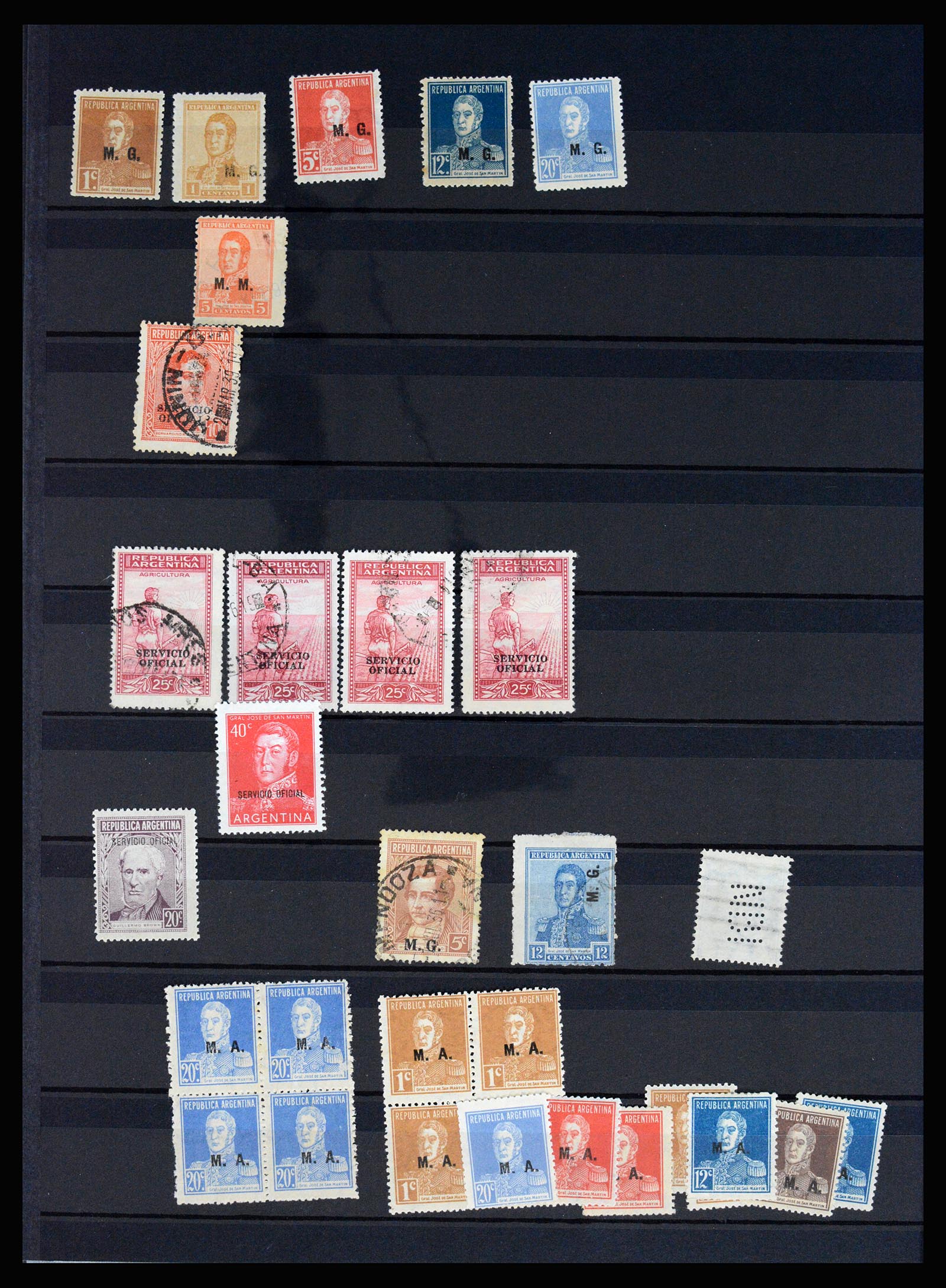 37156 026 - Postzegelverzameling 37156 Argentinië dienstzegels 1884-1968.