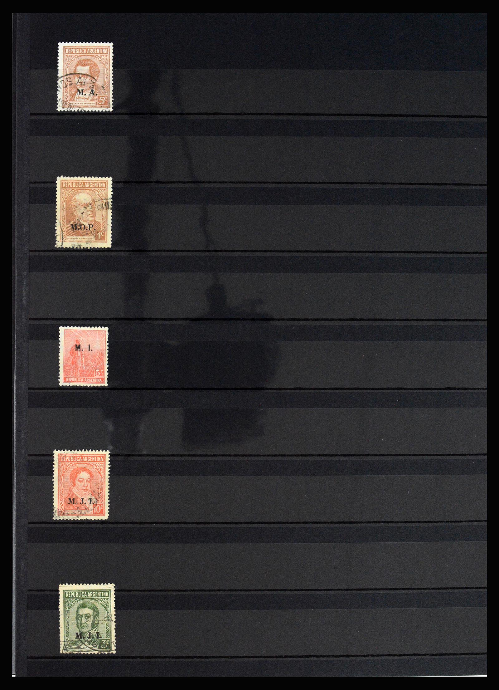 37156 039 - Postzegelverzameling 37156 Argentinië dienstzegels 1884-1968.