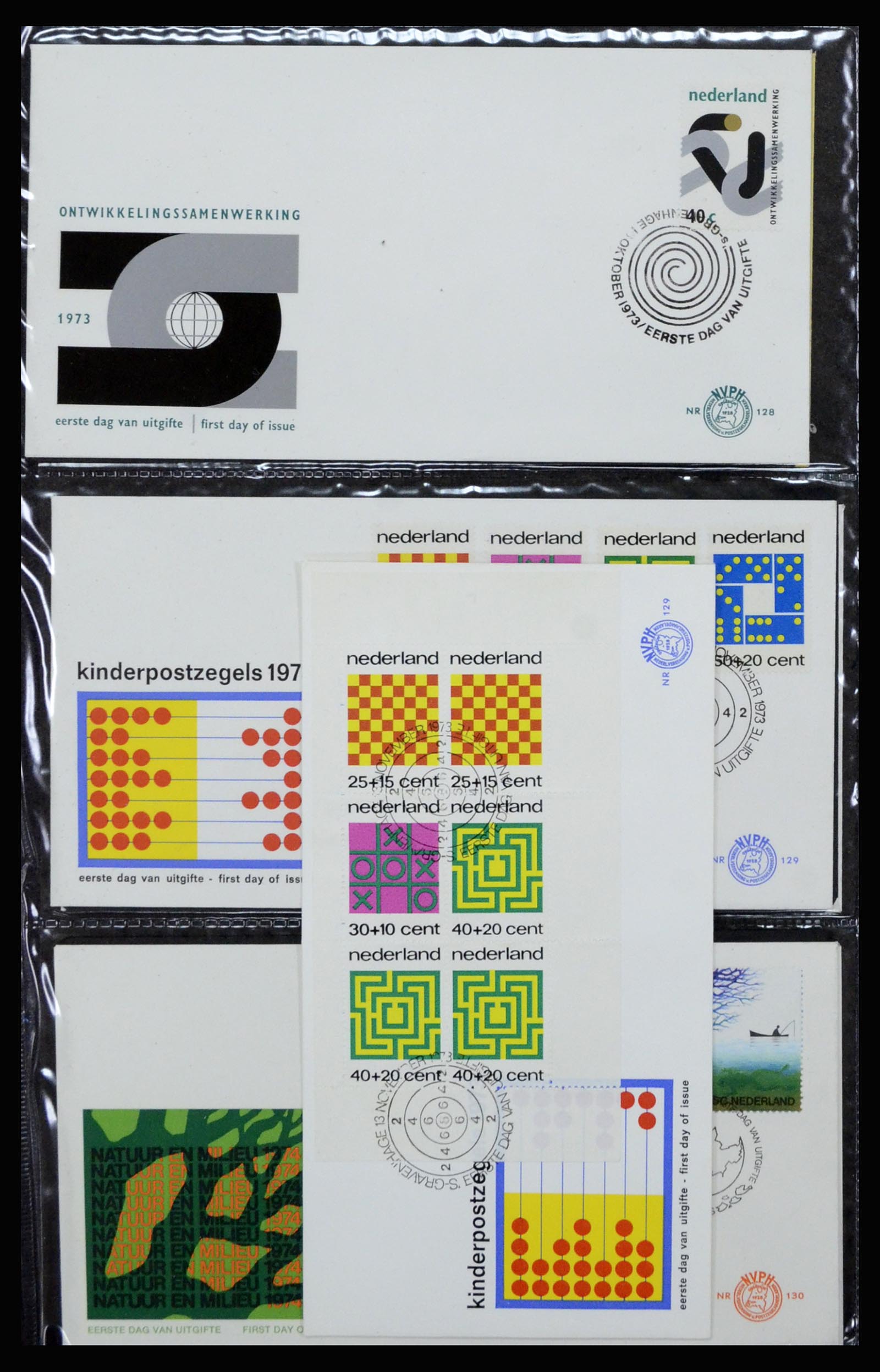 37197 046 - Postzegelverzameling 37197 Nederland FDC's 1950-2004.