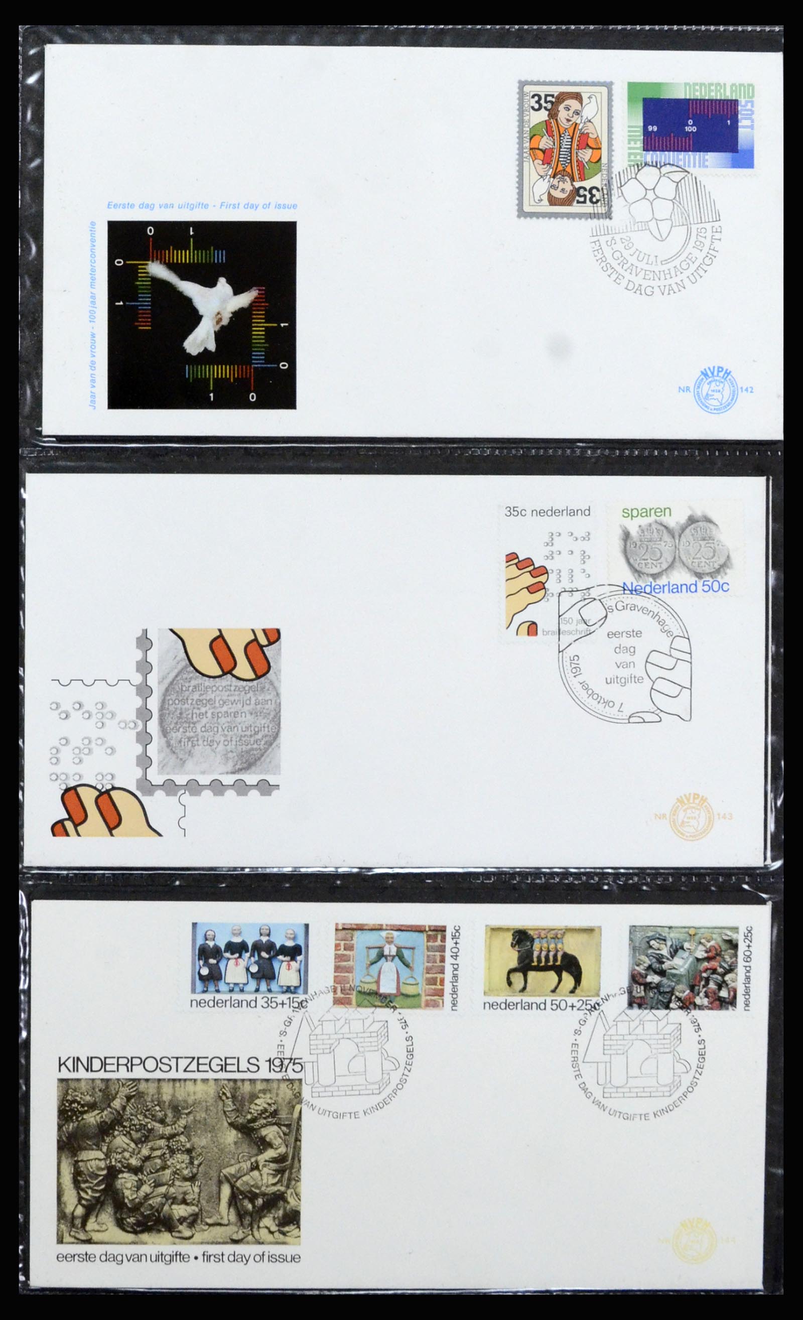 37197 051 - Postzegelverzameling 37197 Nederland FDC's 1950-2004.