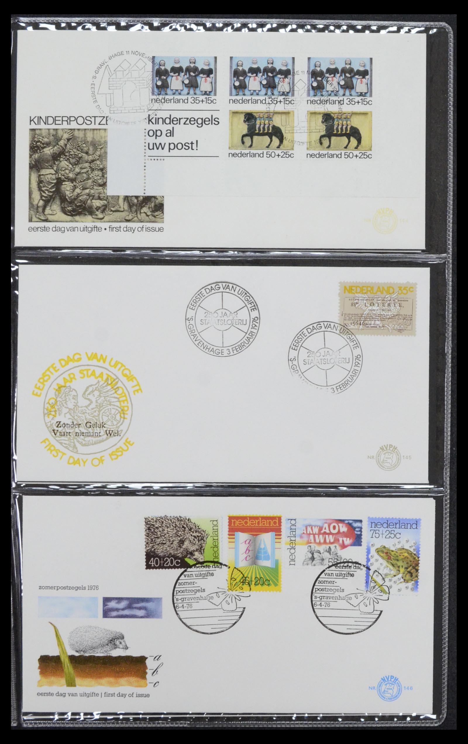 37197 052 - Postzegelverzameling 37197 Nederland FDC's 1950-2004.