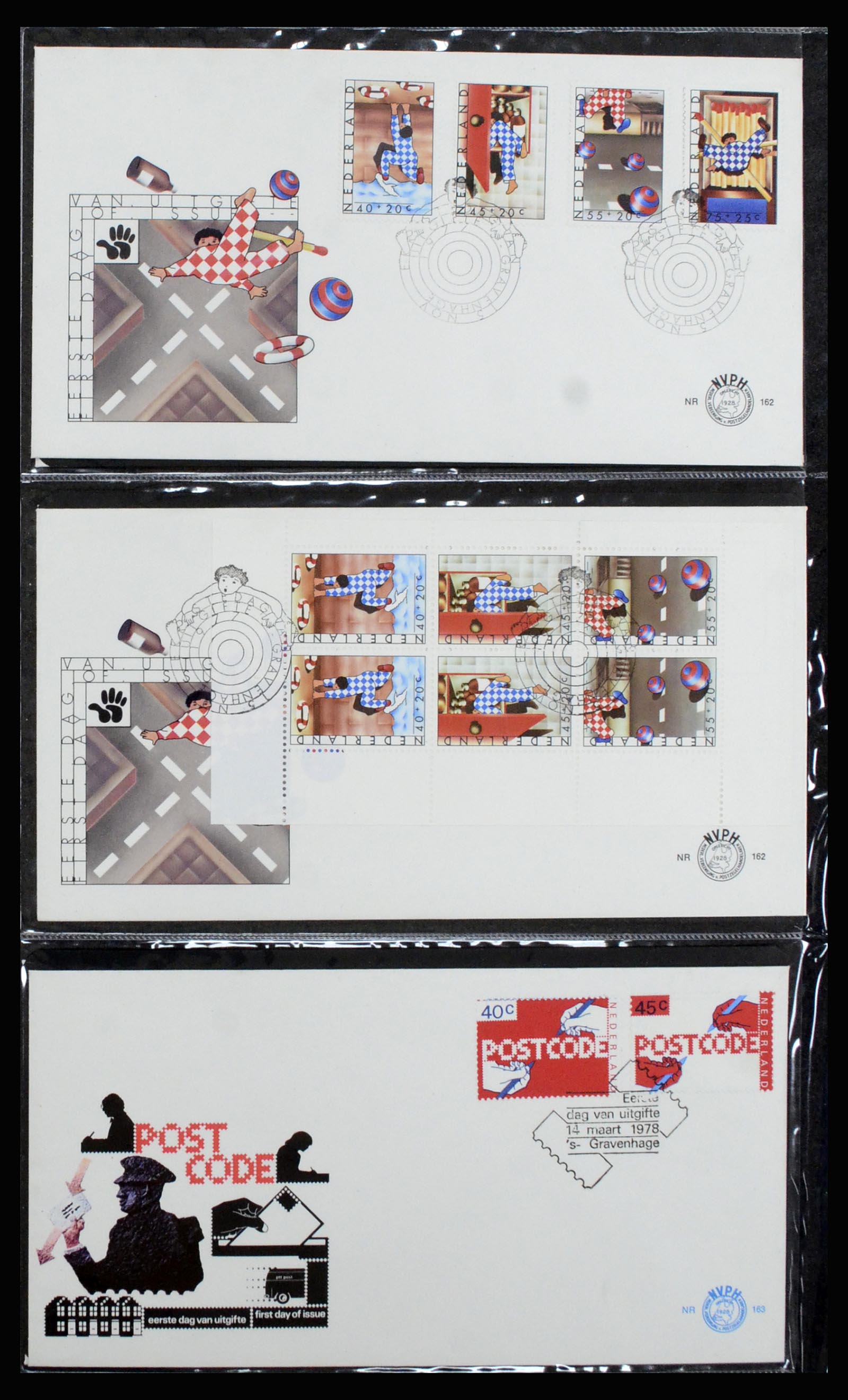 37197 059 - Postzegelverzameling 37197 Nederland FDC's 1950-2004.