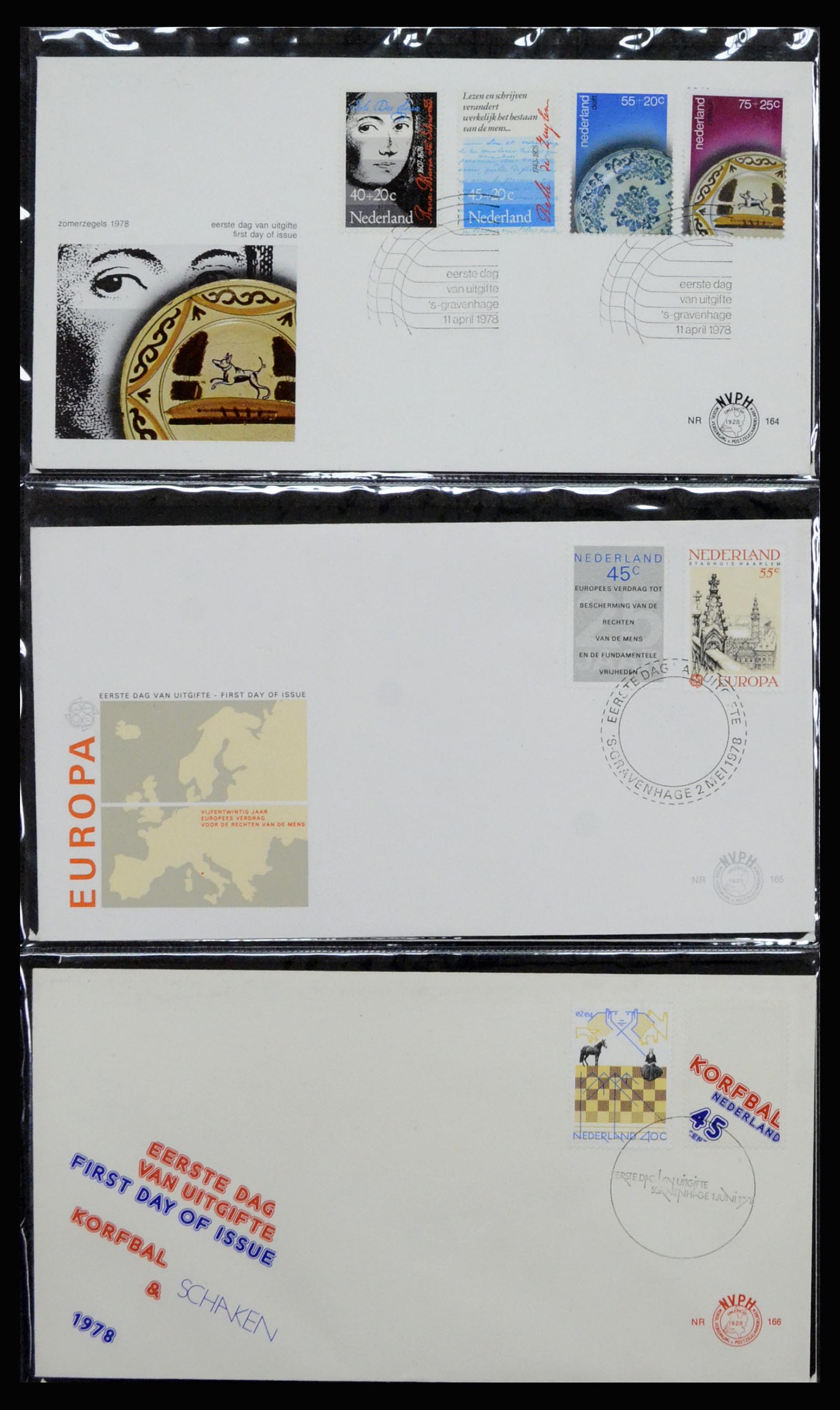 37197 060 - Postzegelverzameling 37197 Nederland FDC's 1950-2004.