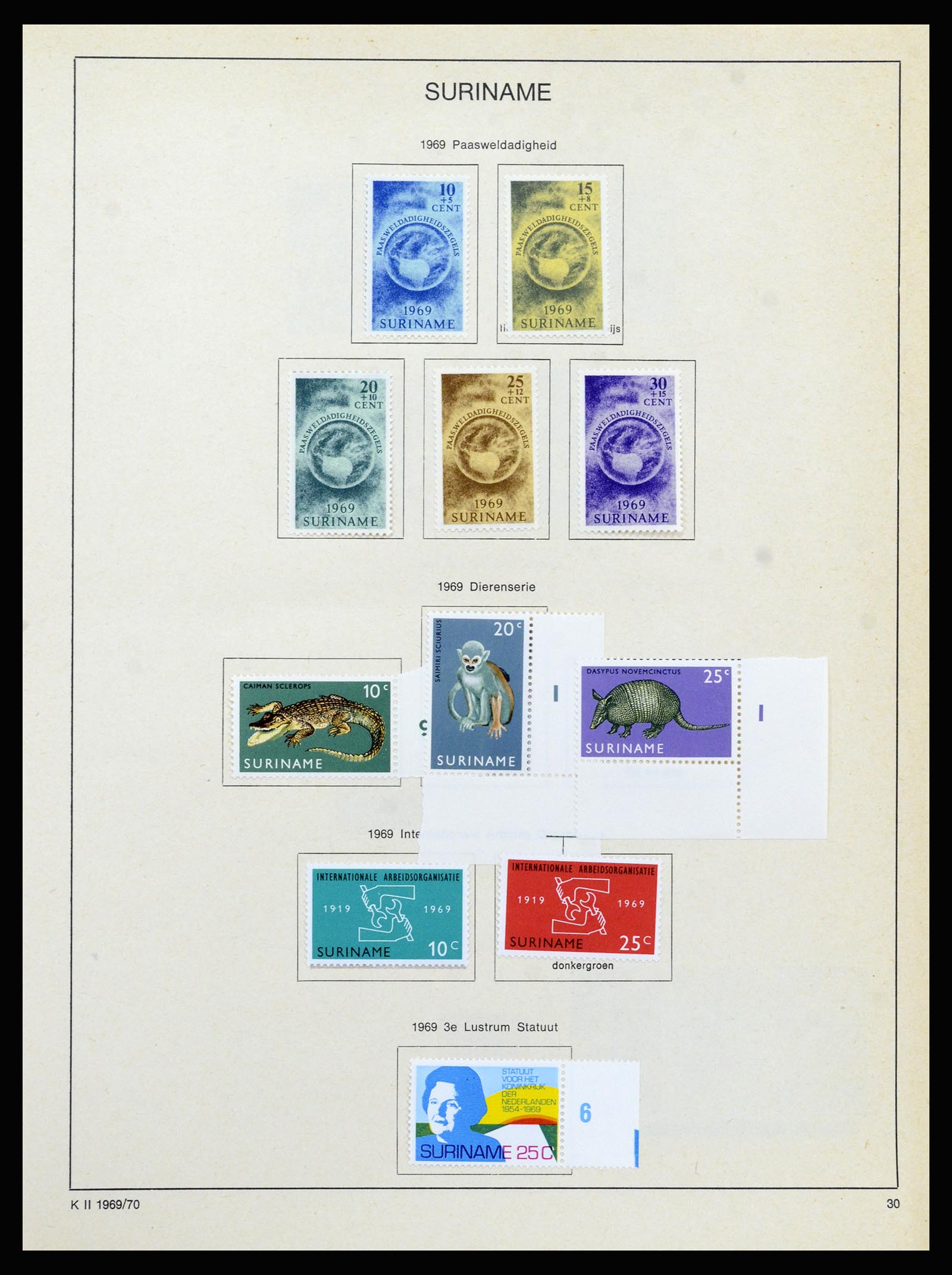 37217 118 - Stamp collection 37217 Dutch territories 1864-1975.