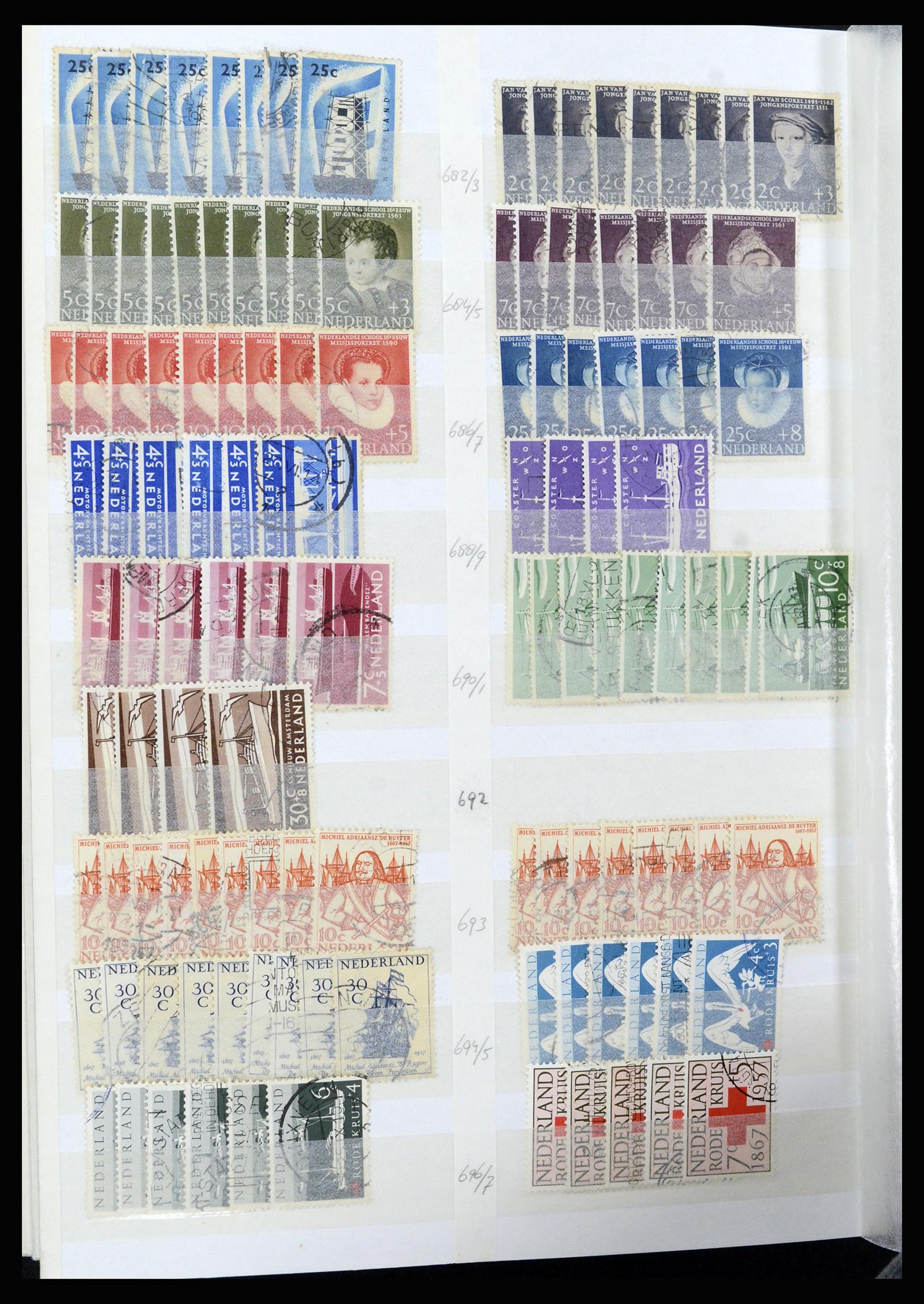 37218 052 - Postzegelverzameling 37218 Nederland 1852-1967.