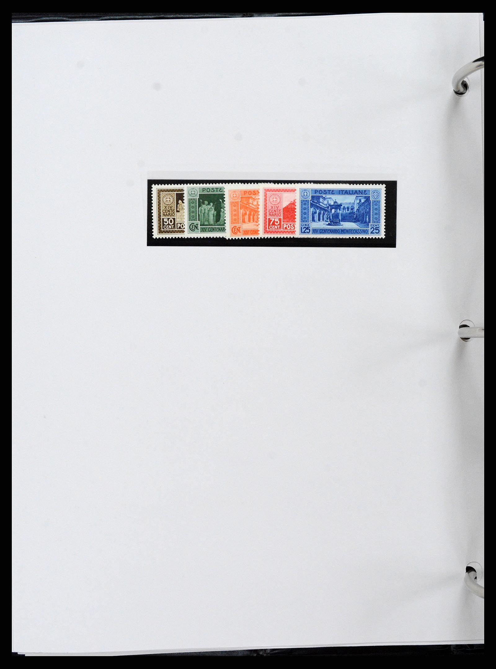 37230 018 - Postzegelverzameling 37230 Italië en gebieden 1862-1990.