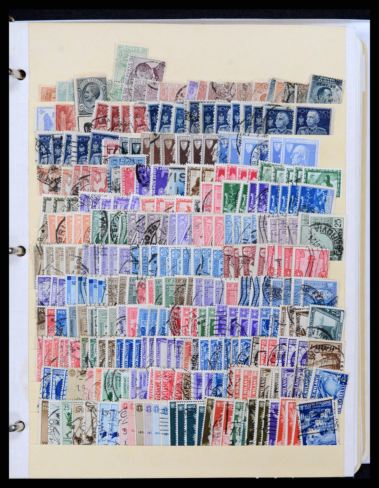 37230 298 - Postzegelverzameling 37230 Italië en gebieden 1862-1990.