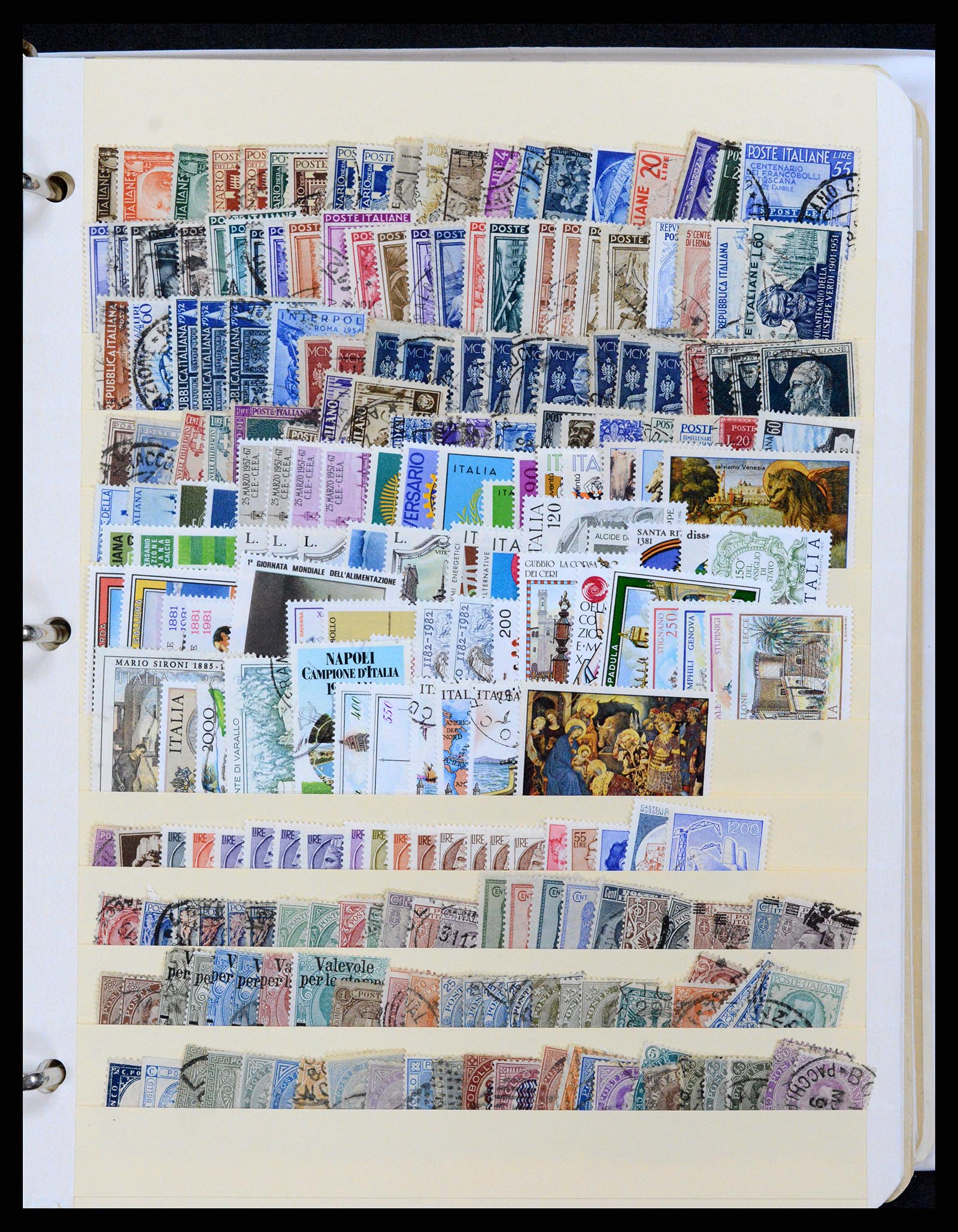 37230 299 - Postzegelverzameling 37230 Italië en gebieden 1862-1990.