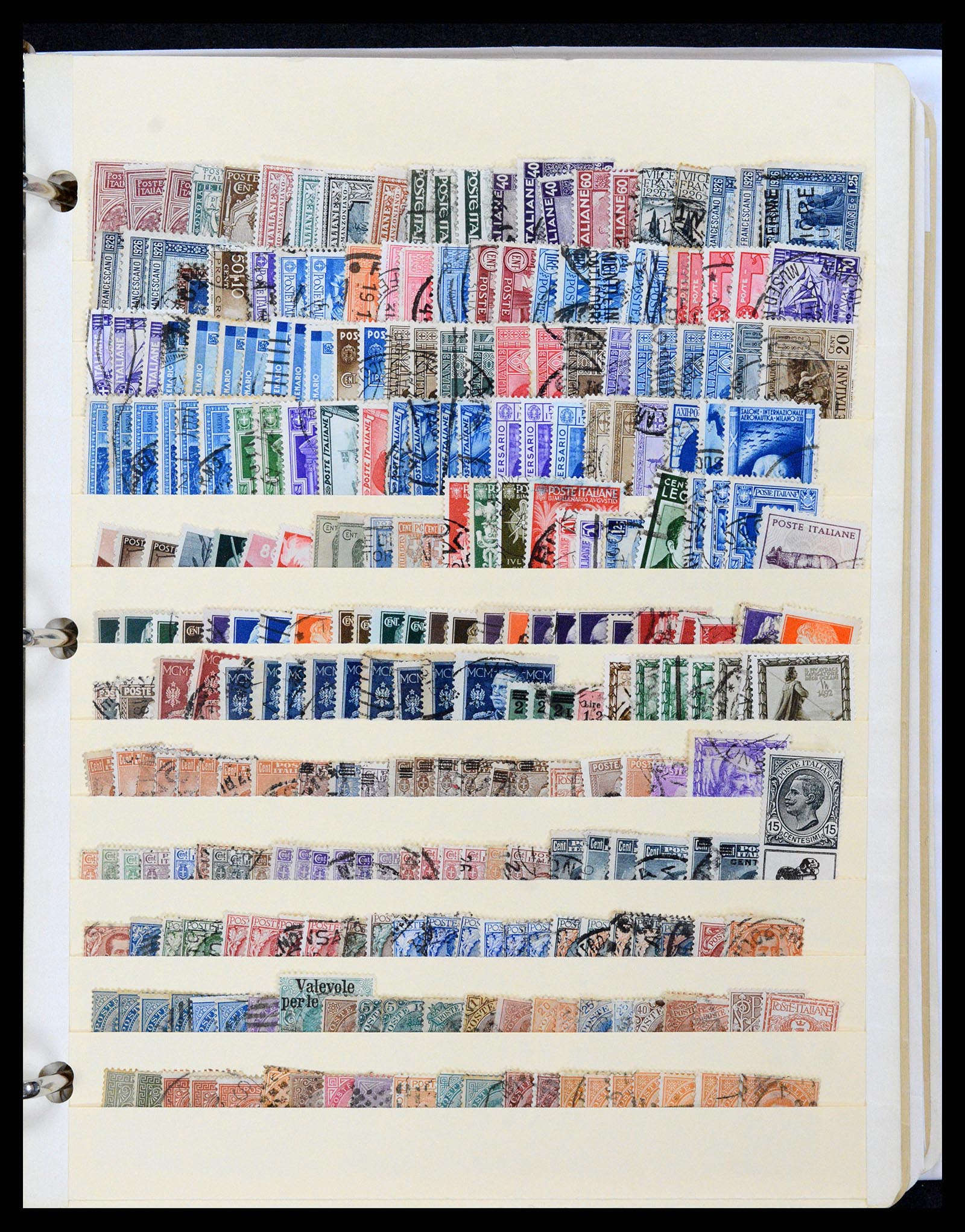 37230 302 - Postzegelverzameling 37230 Italië en gebieden 1862-1990.