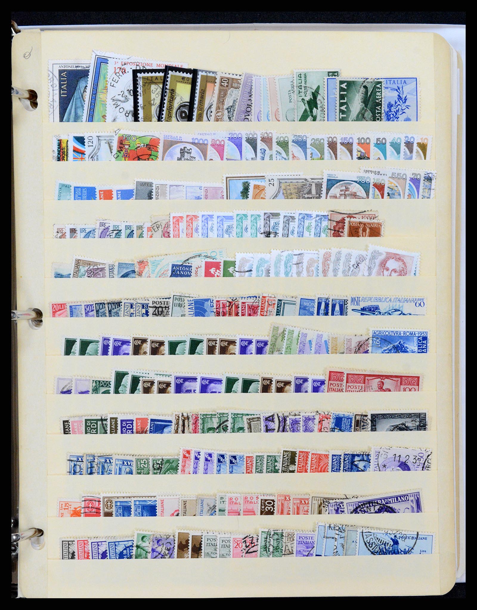 37230 303 - Postzegelverzameling 37230 Italië en gebieden 1862-1990.