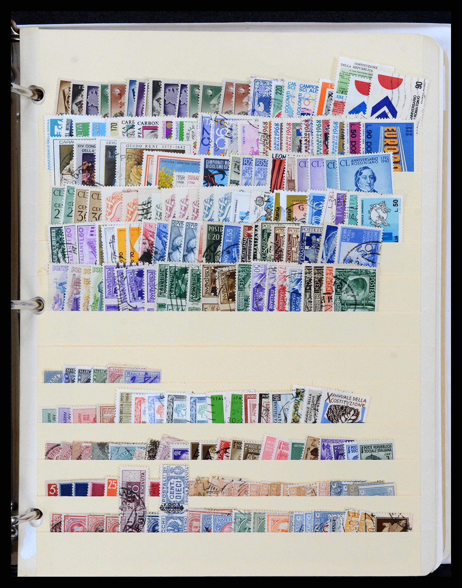 37230 305 - Postzegelverzameling 37230 Italië en gebieden 1862-1990.
