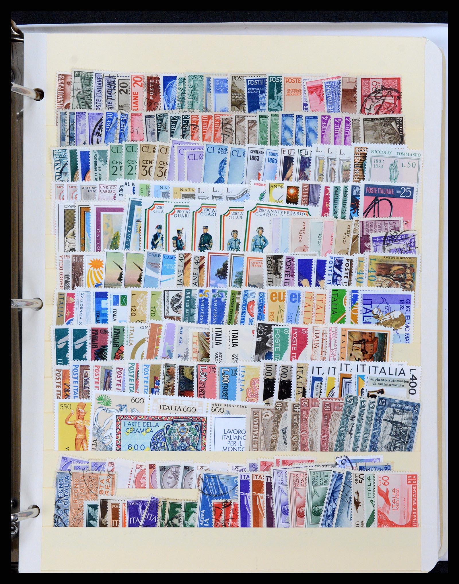 37230 306 - Postzegelverzameling 37230 Italië en gebieden 1862-1990.