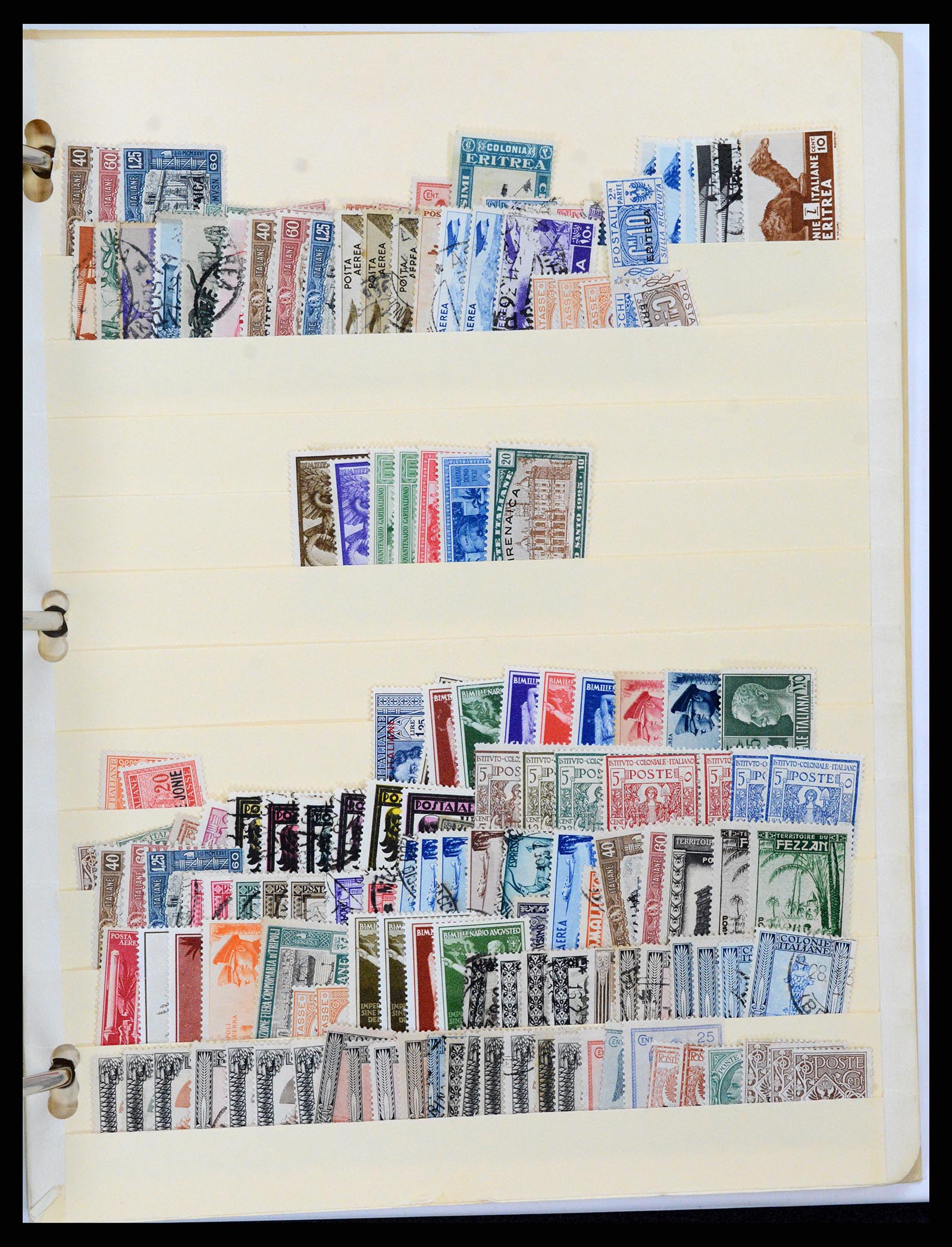 37230 317 - Postzegelverzameling 37230 Italië en gebieden 1862-1990.