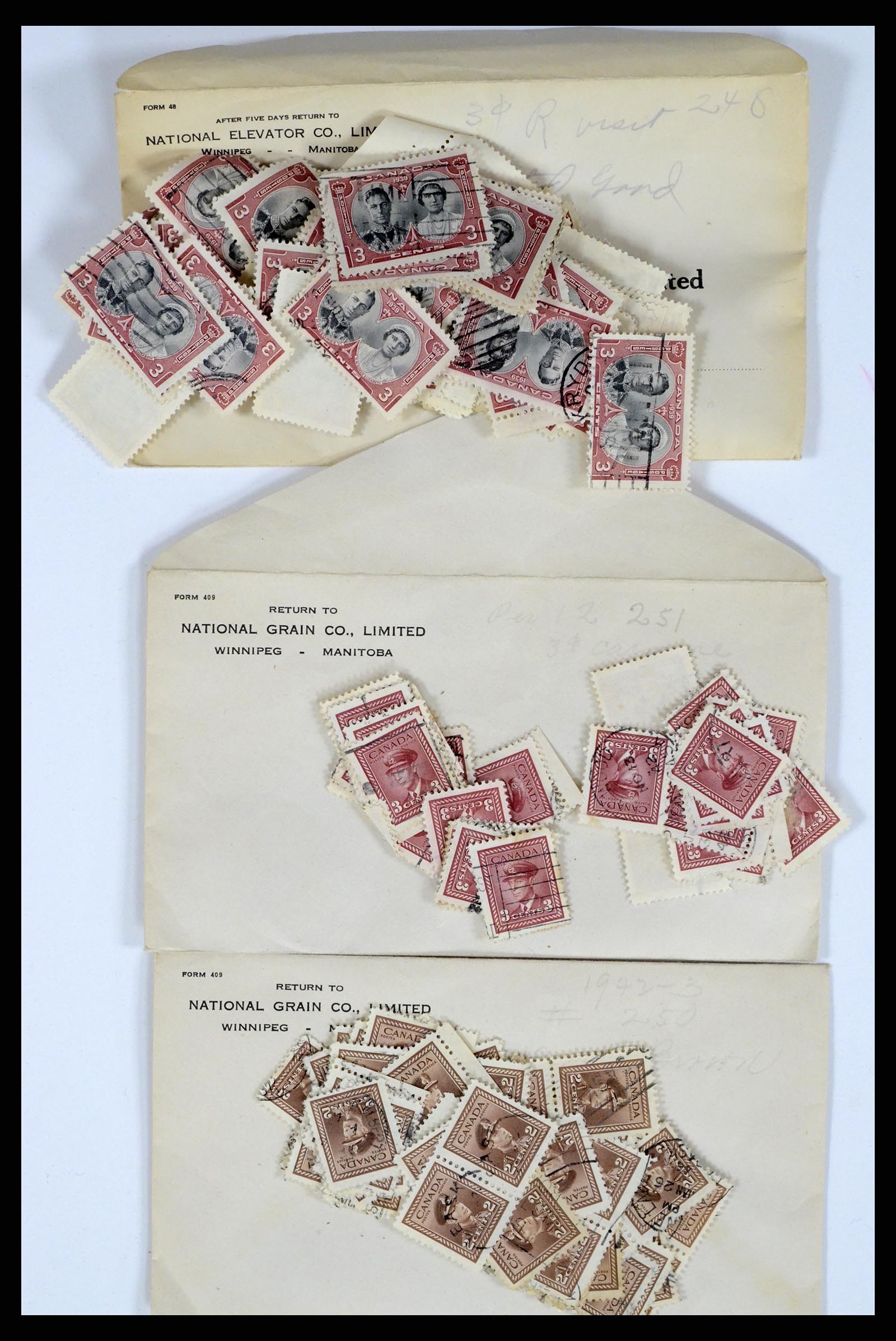 37243 434 - Stamp collection 37243 Canada 1868-1955.