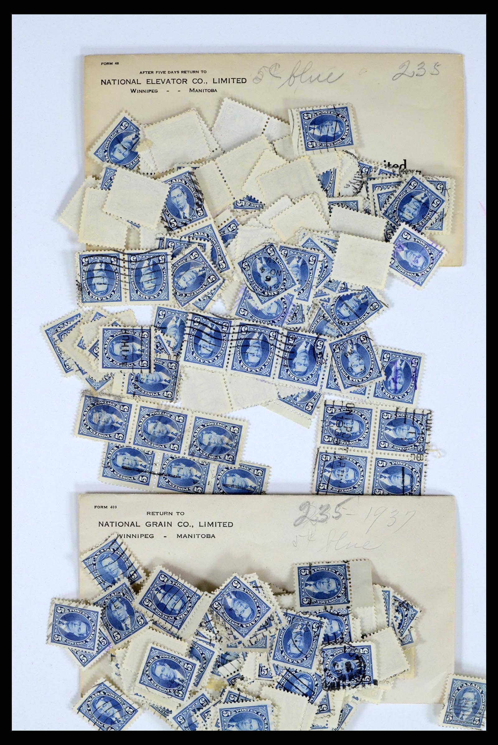 37243 439 - Stamp collection 37243 Canada 1868-1955.