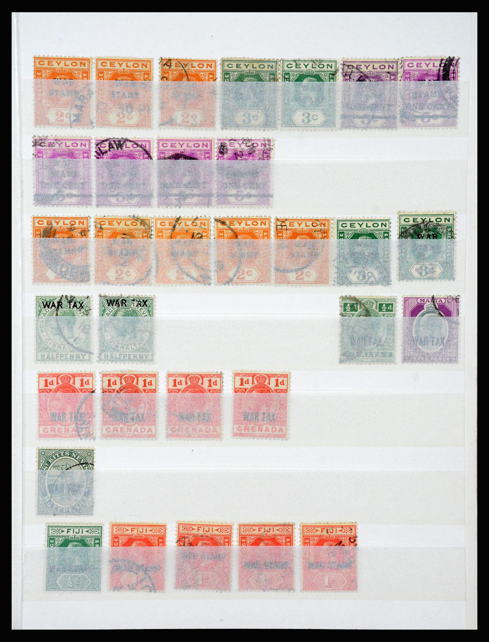 37249 003 - Postzegelverzameling 37249 Engelse koloniën War Tax 1915-1919.